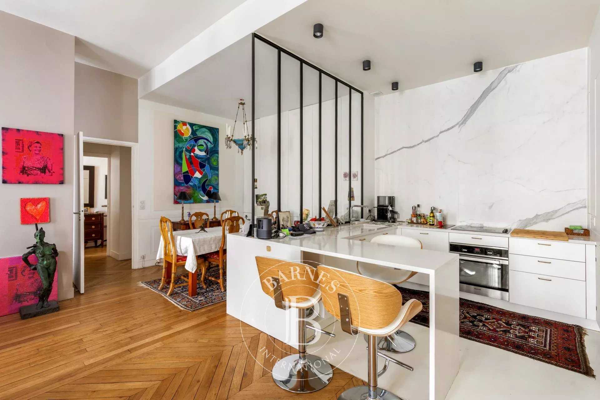 Paris  - Appartement 3 Pi&egrave;ces 2 Chambres