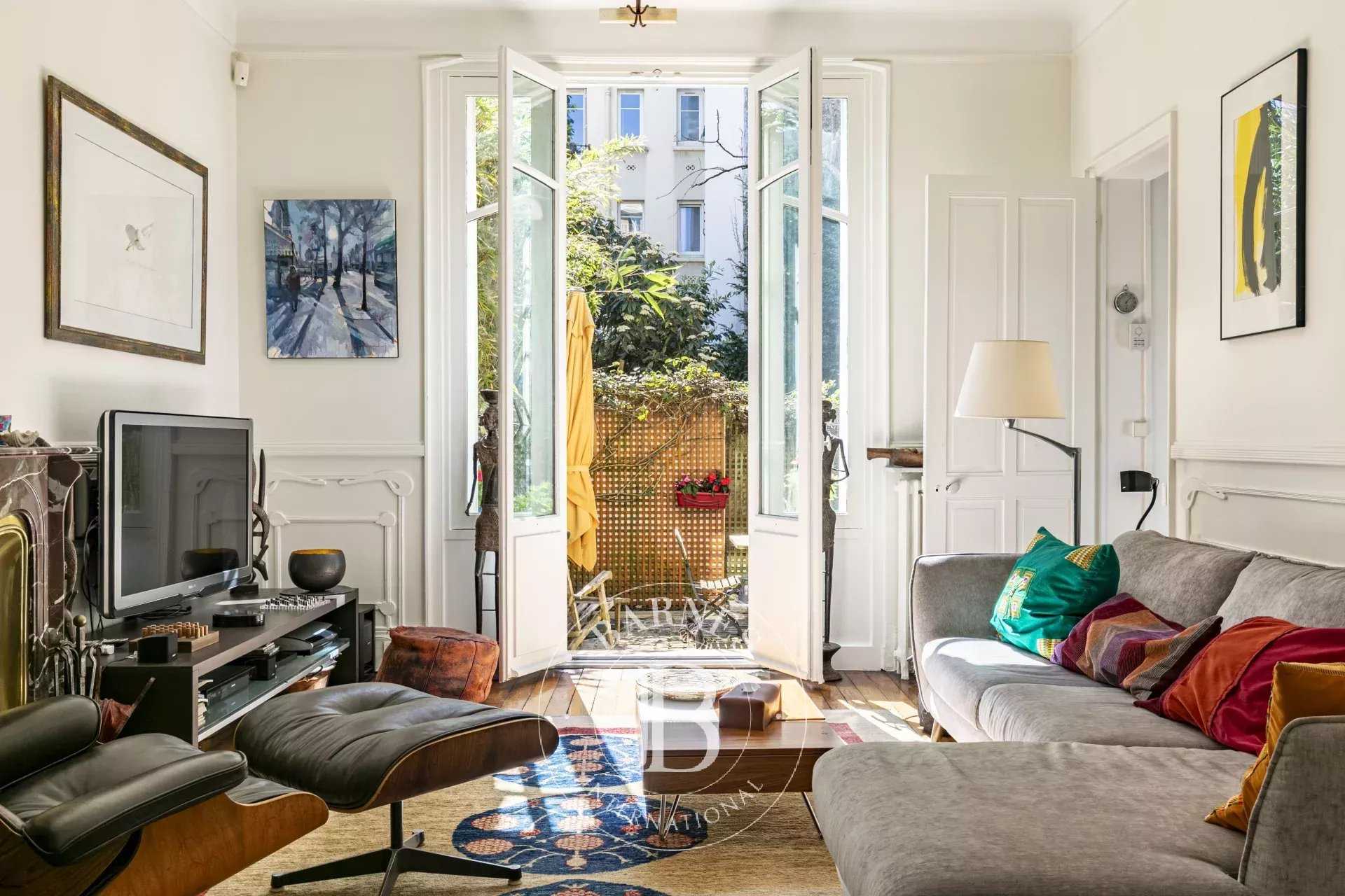 Paris  - House 6 Bedrooms