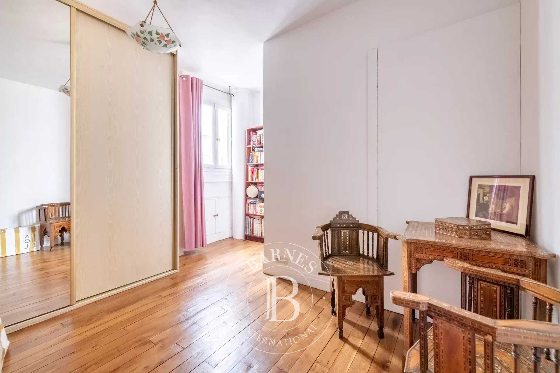 Paris  - Appartement 6 Pièces 4 Chambres