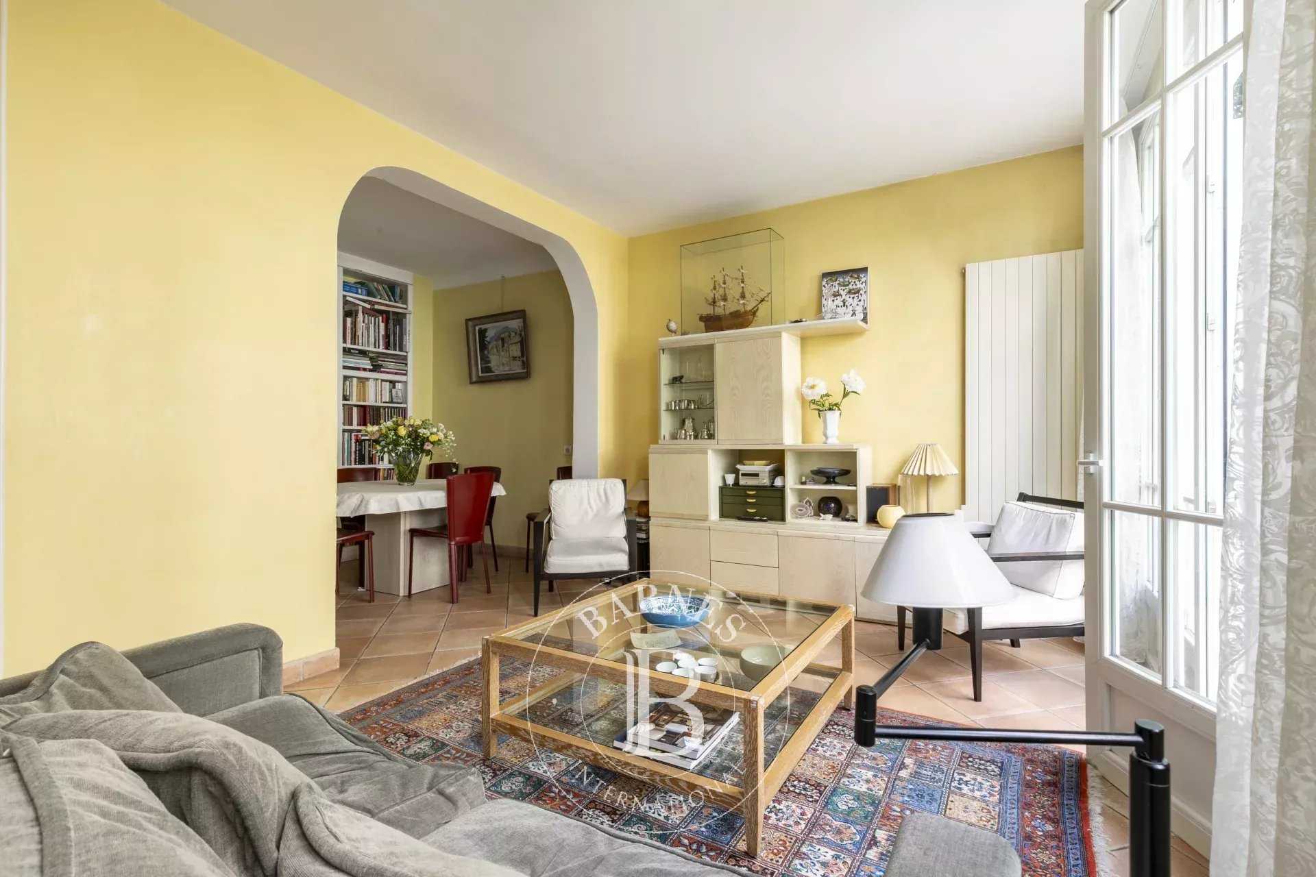 Paris  - House 3 Bedrooms