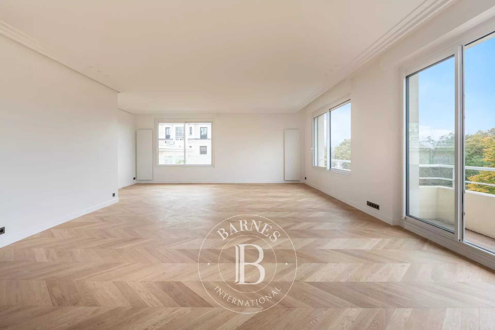 Paris  - Apartment 3 Bedrooms