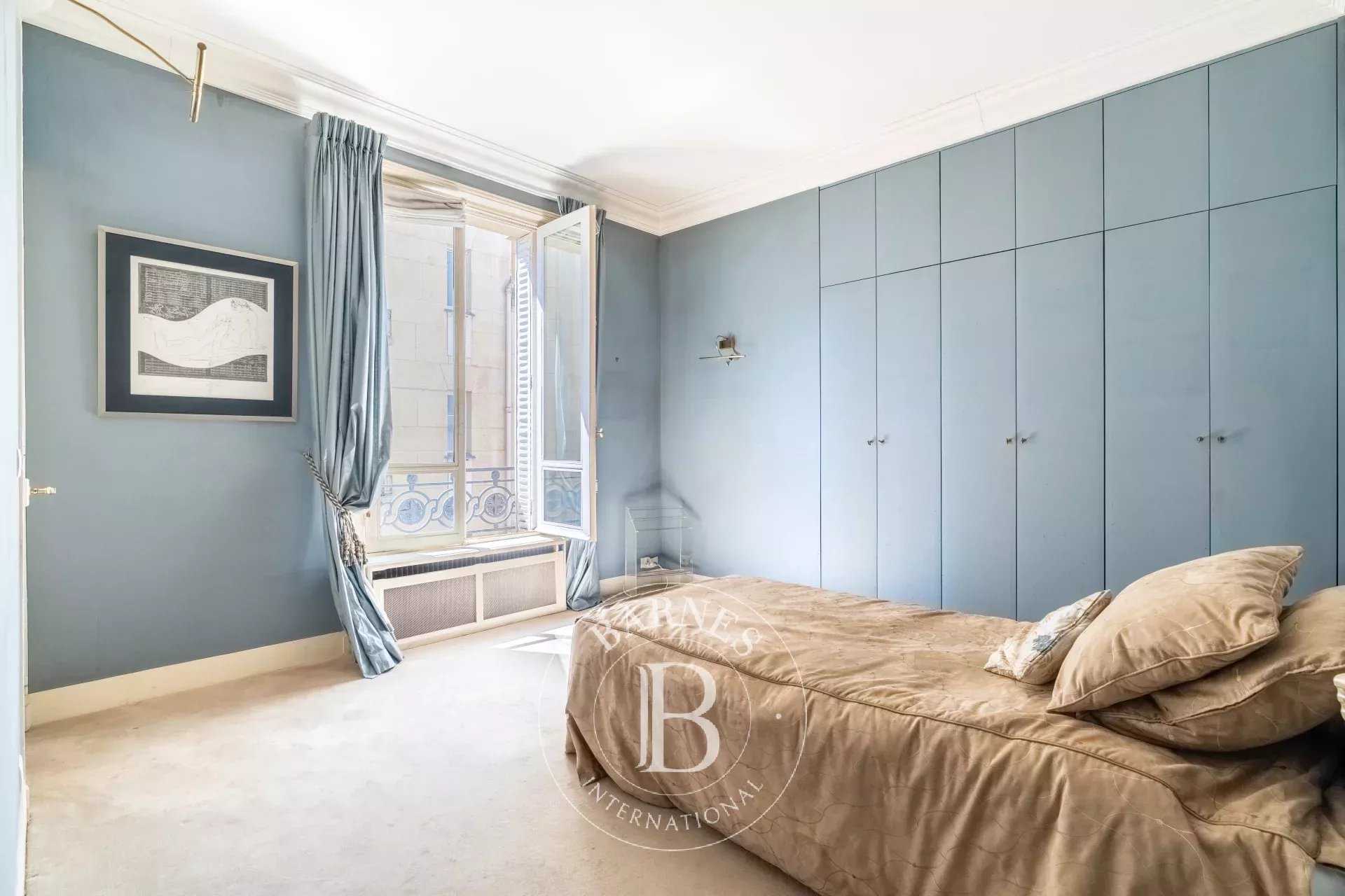 Paris  - Apartment 3 Bedrooms