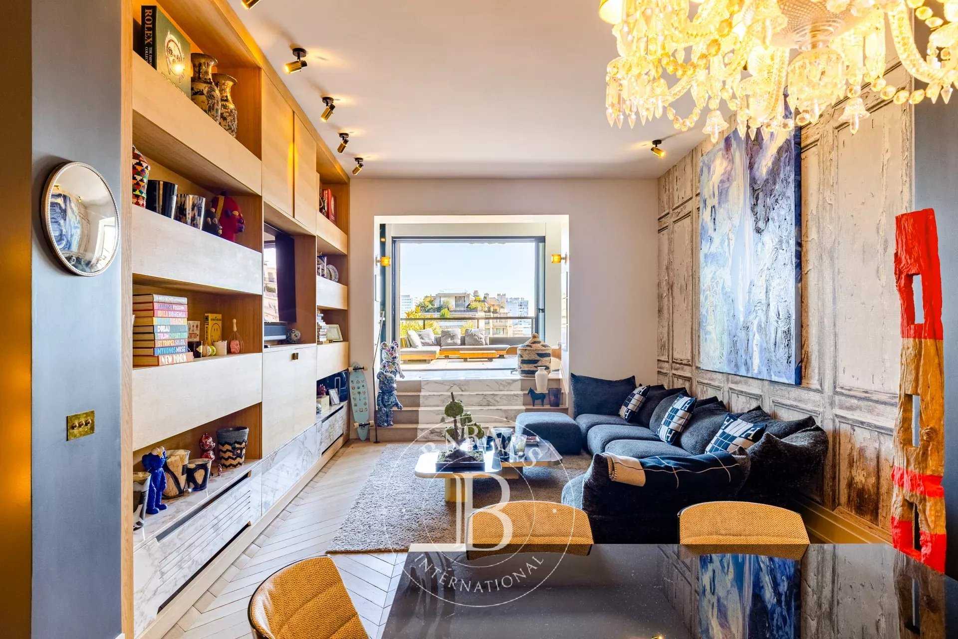 Paris  - Appartement 4 Pi&egrave;ces 2 Chambres