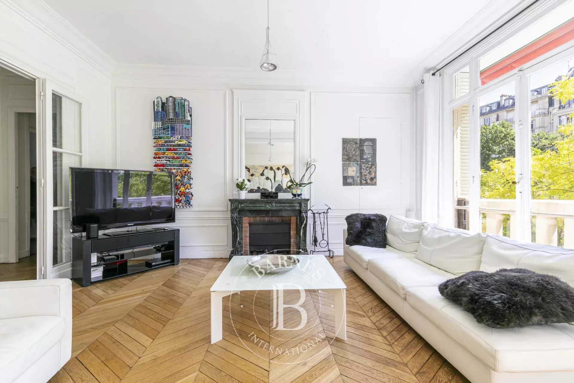 Paris  - Apartment 4 Bedrooms