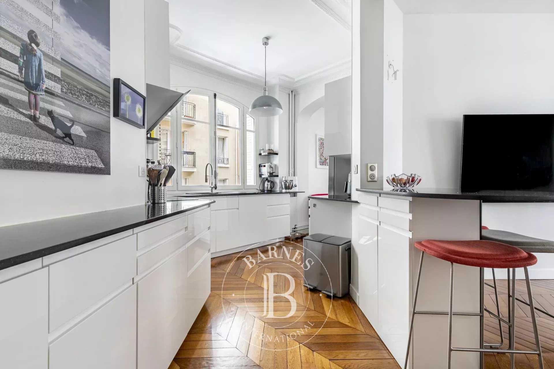 Paris  - Appartement 7 Pi&egrave;ces 4 Chambres