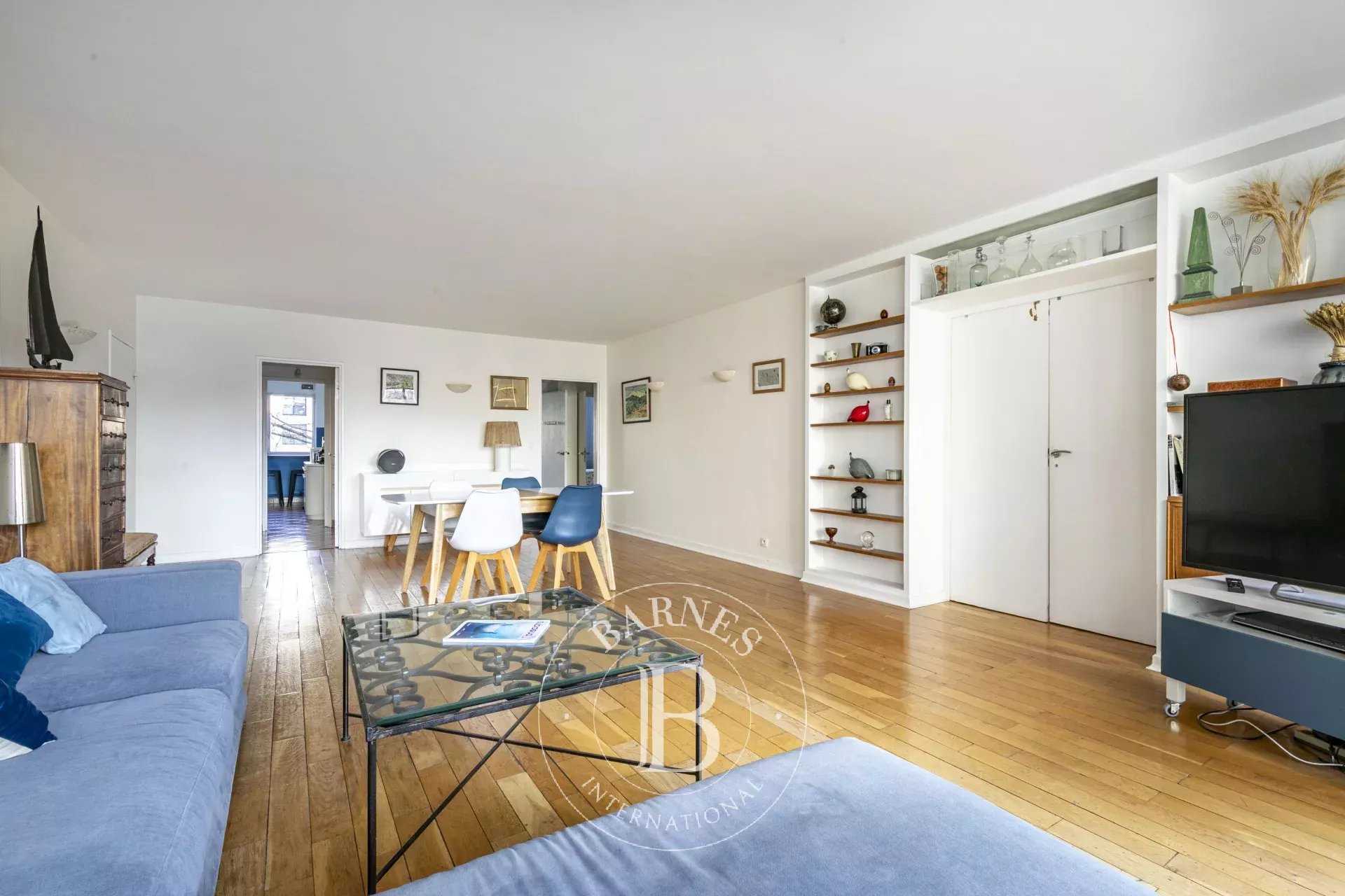 Paris  - Appartement 4 Pi&egrave;ces 3 Chambres