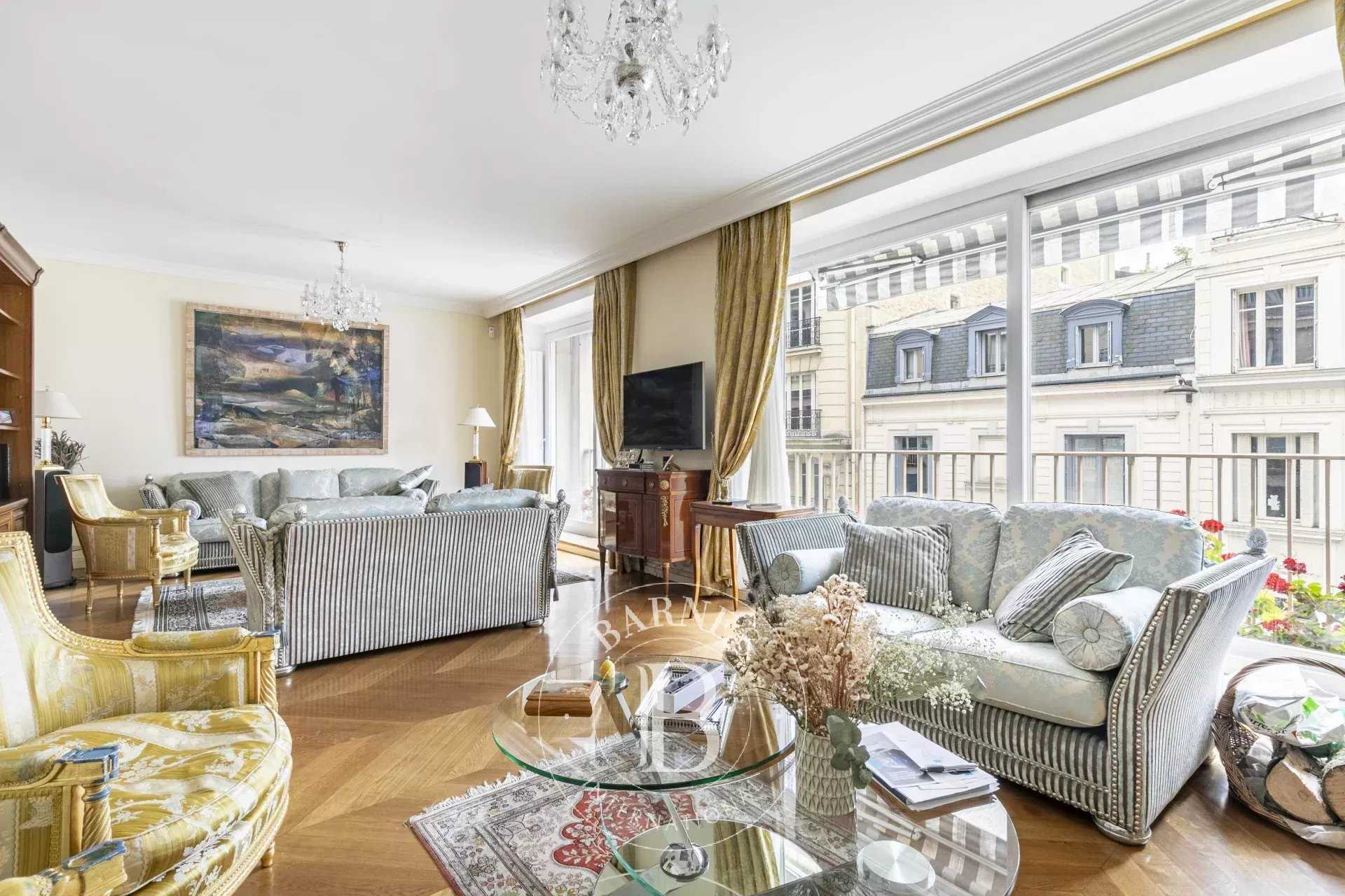 Paris  - Townhouse 6 Bedrooms