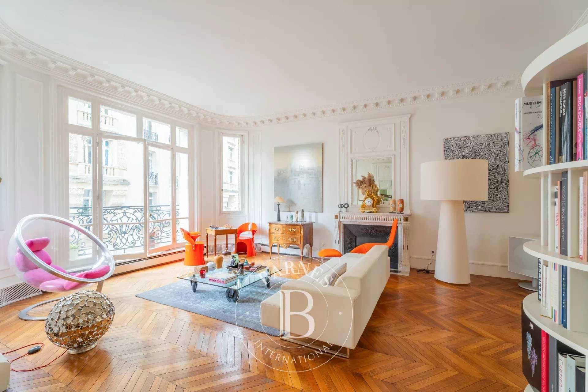 Paris  - Appartement 6 Pièces 4 Chambres
