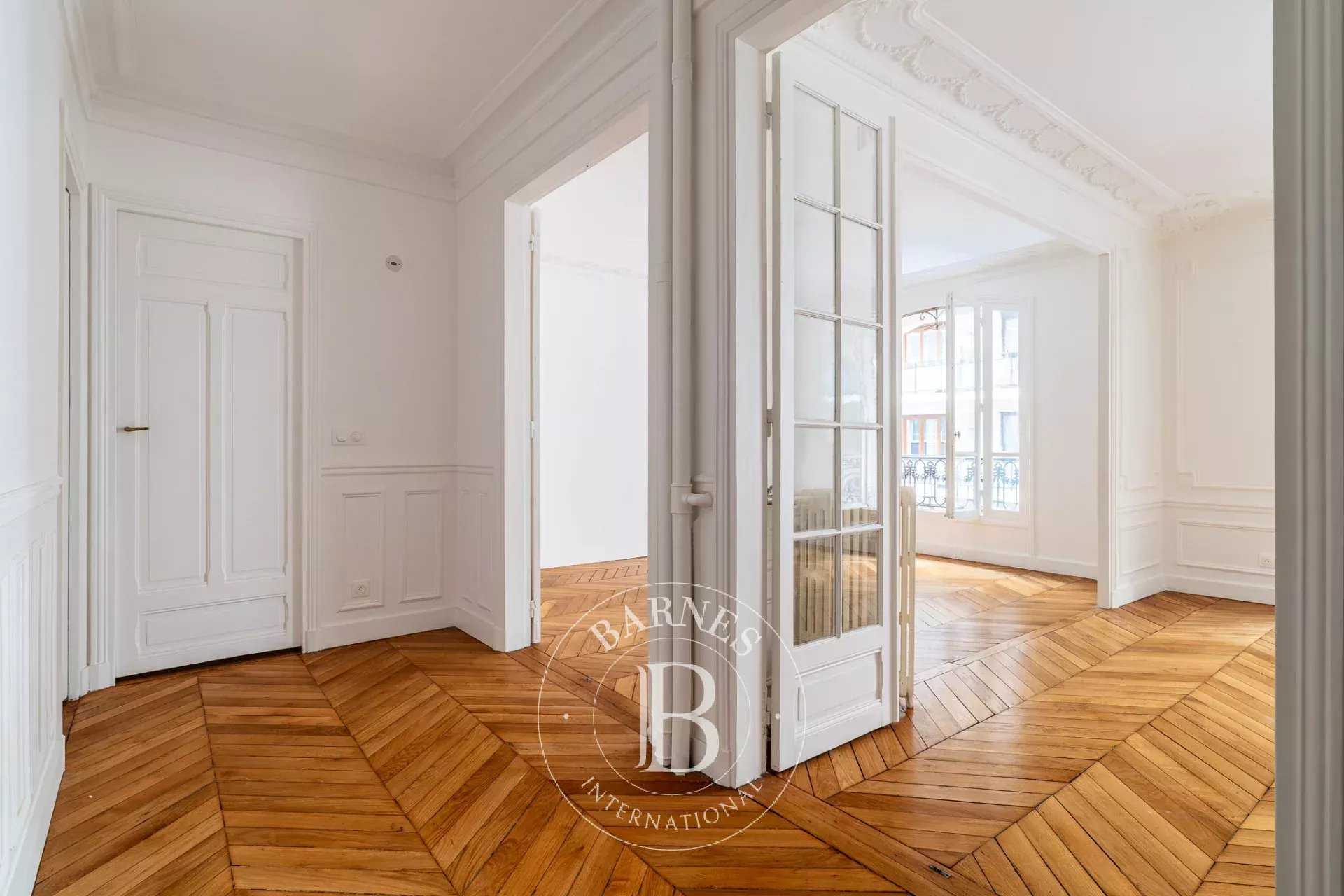 Paris  - Apartment 3 Bedrooms