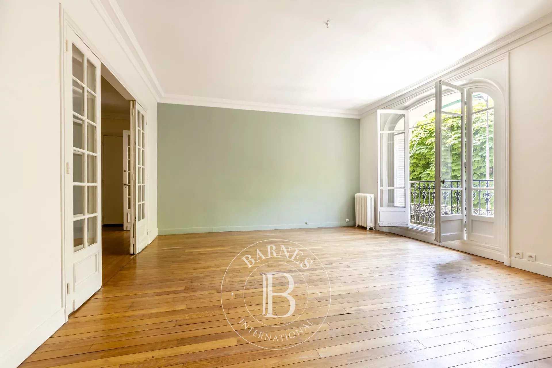 Paris  - Apartment 4 Bedrooms