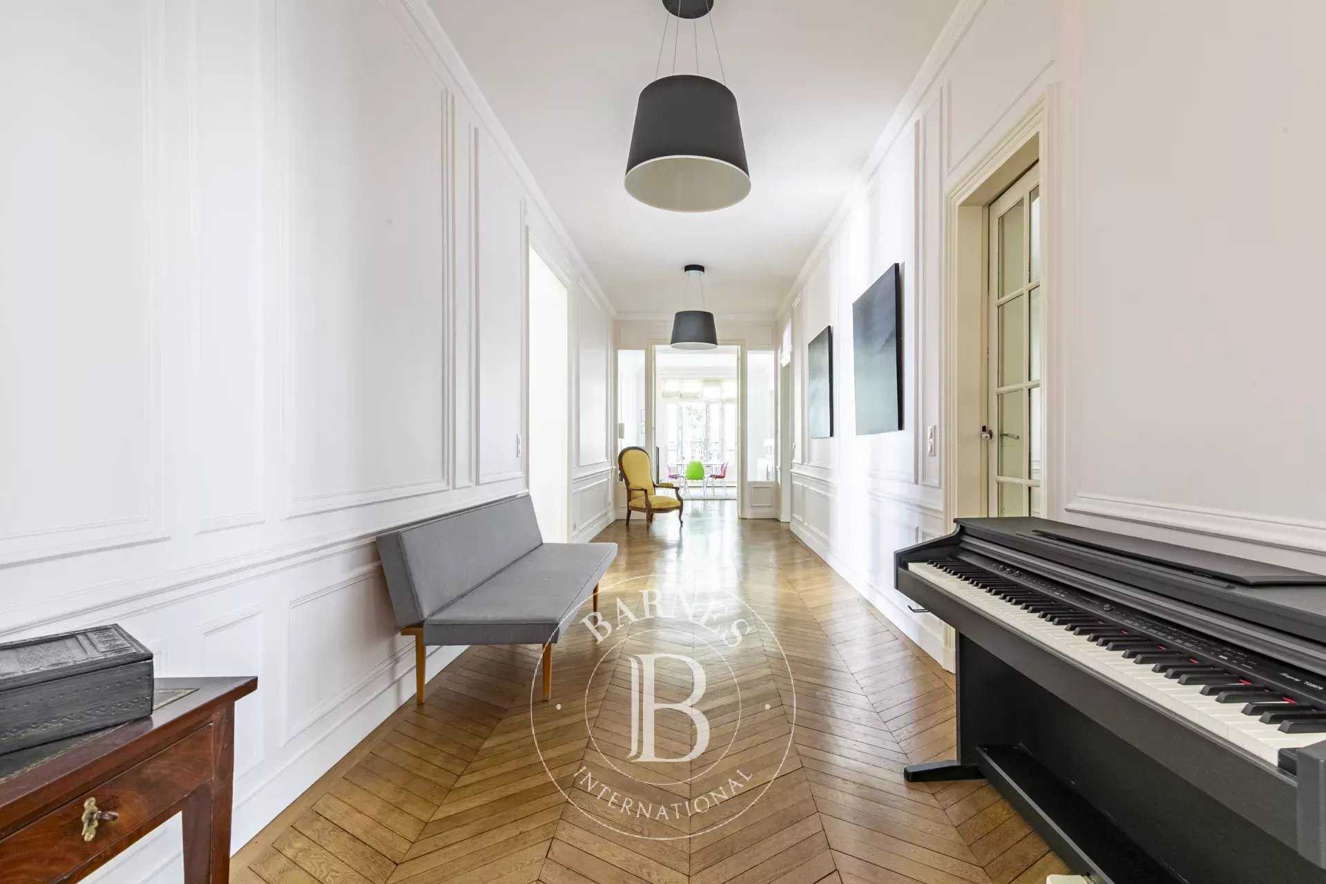 Paris  - Apartment 4 Bedrooms