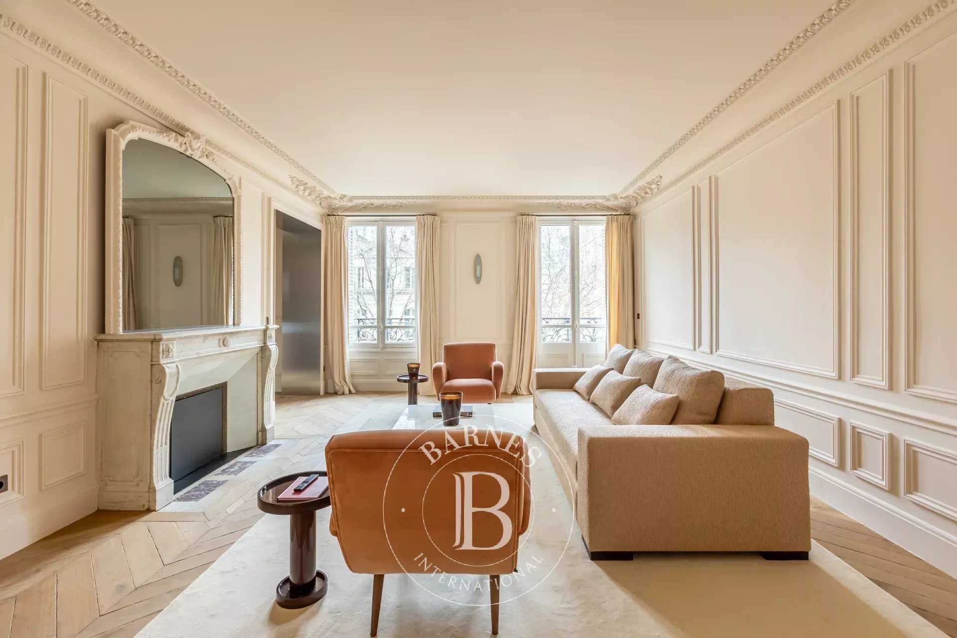 Paris  - Appartement 5 Pi&egrave;ces 3 Chambres