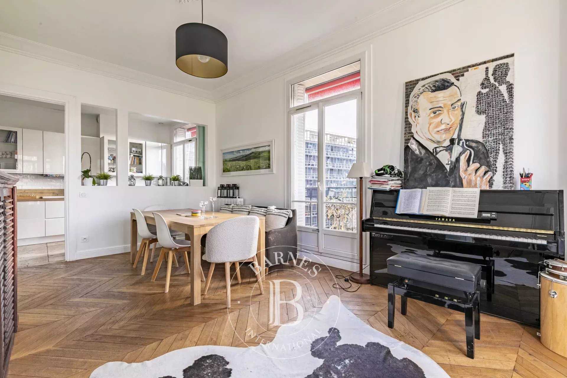 Paris  - Appartement 7 Pièces 5 Chambres