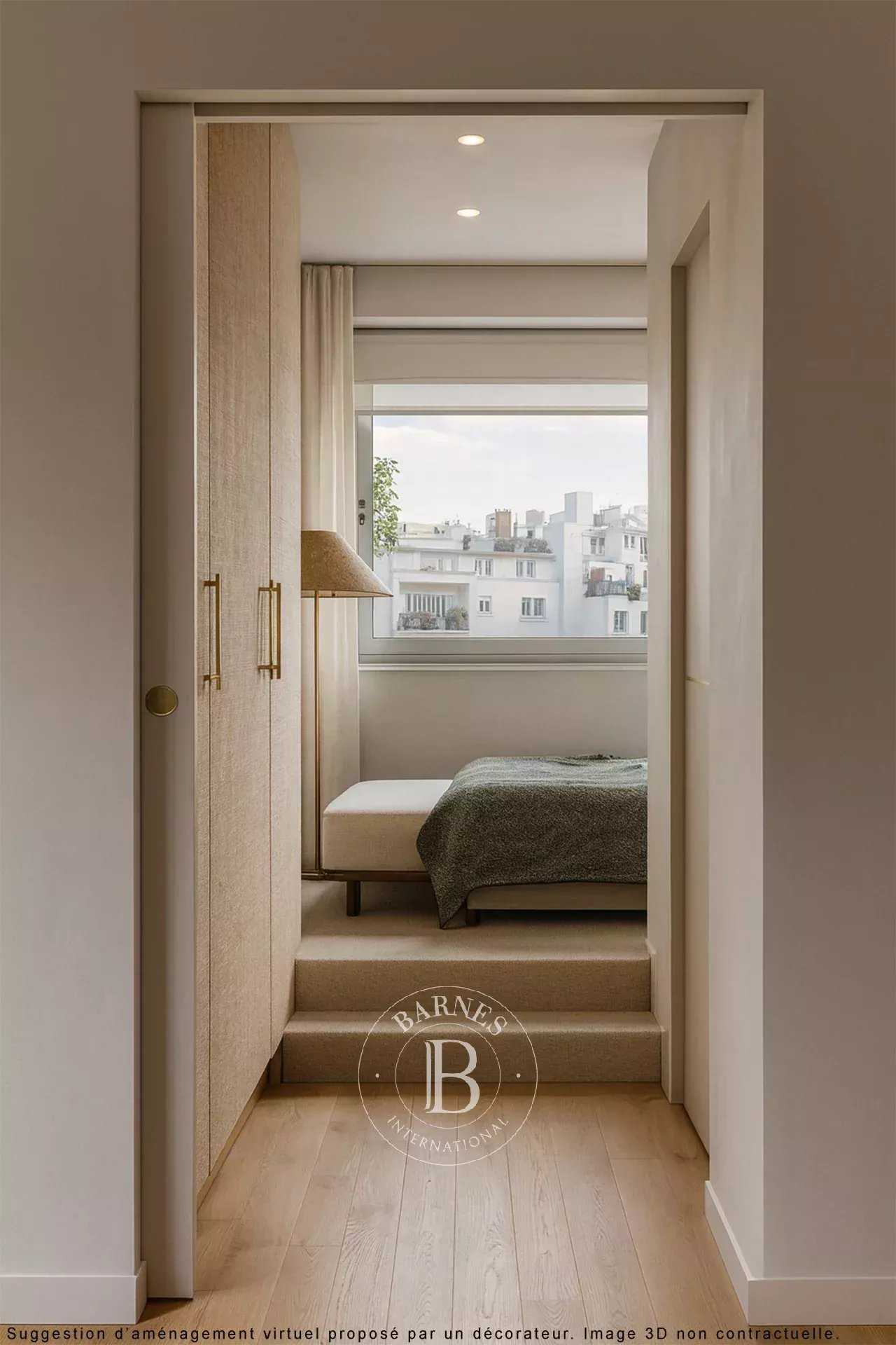 Paris  - Appartement 5 Pi&egrave;ces 3 Chambres