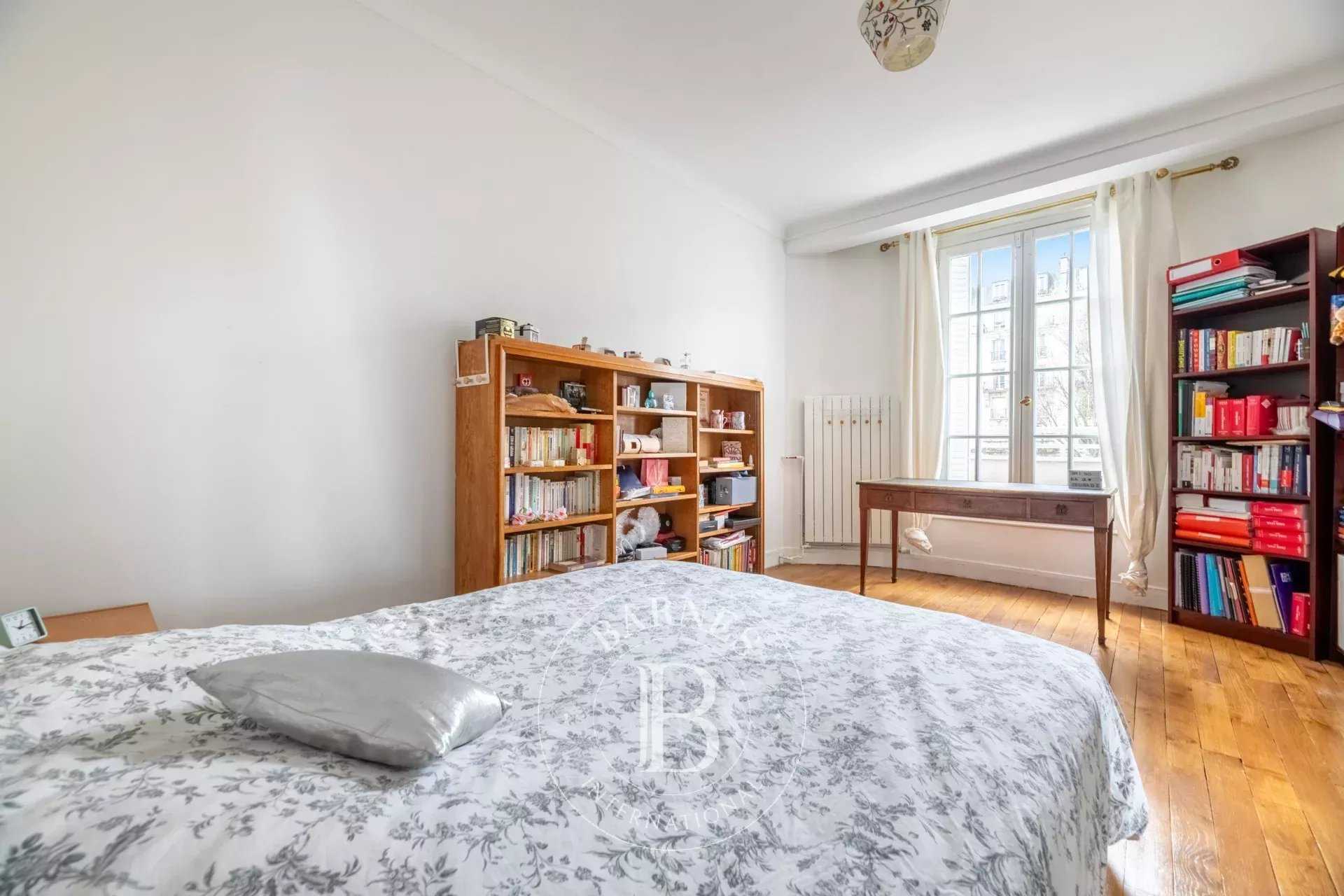 Paris  - Appartement 6 Pièces 4 Chambres