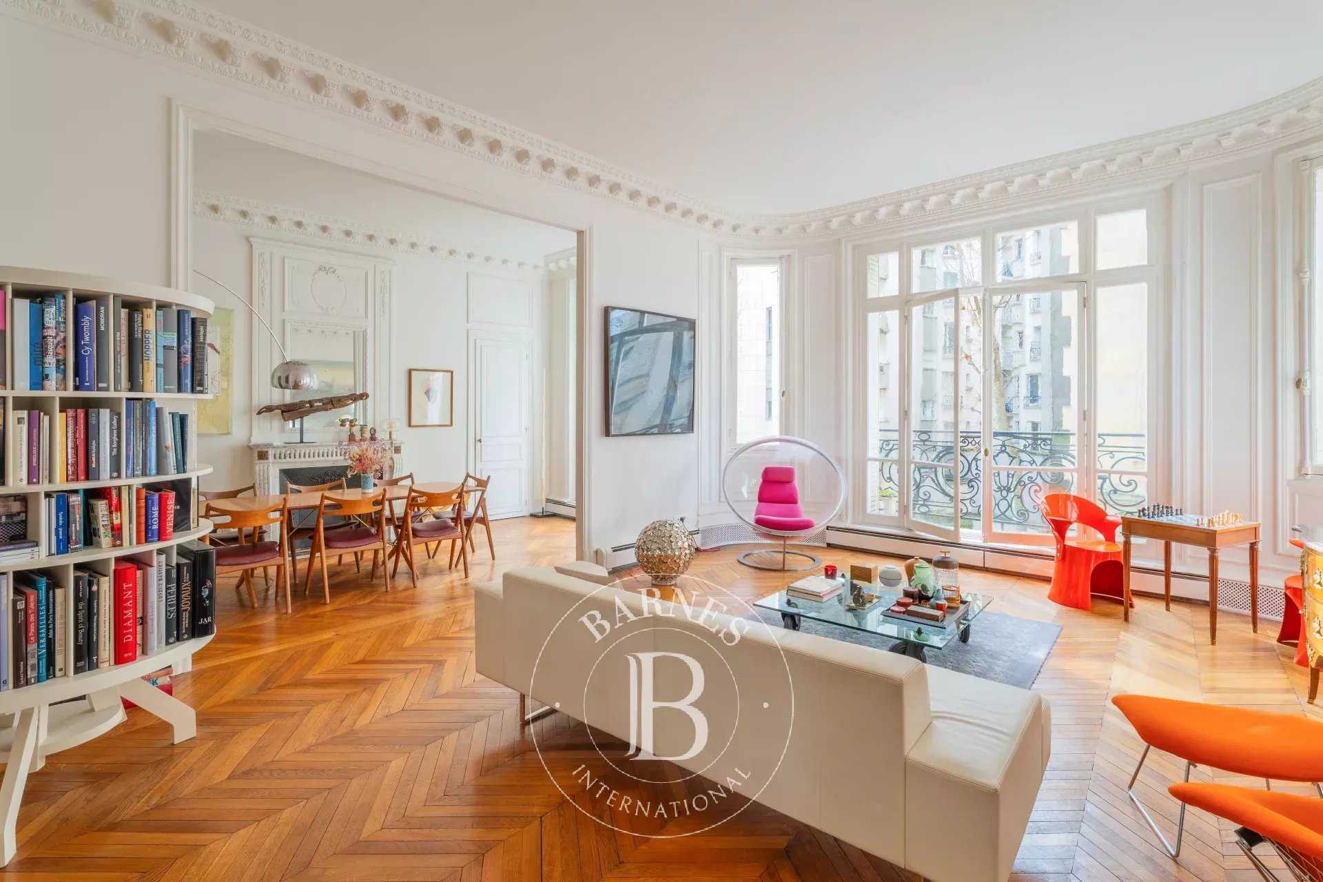 Paris  - Appartement 6 Pièces 4 Chambres