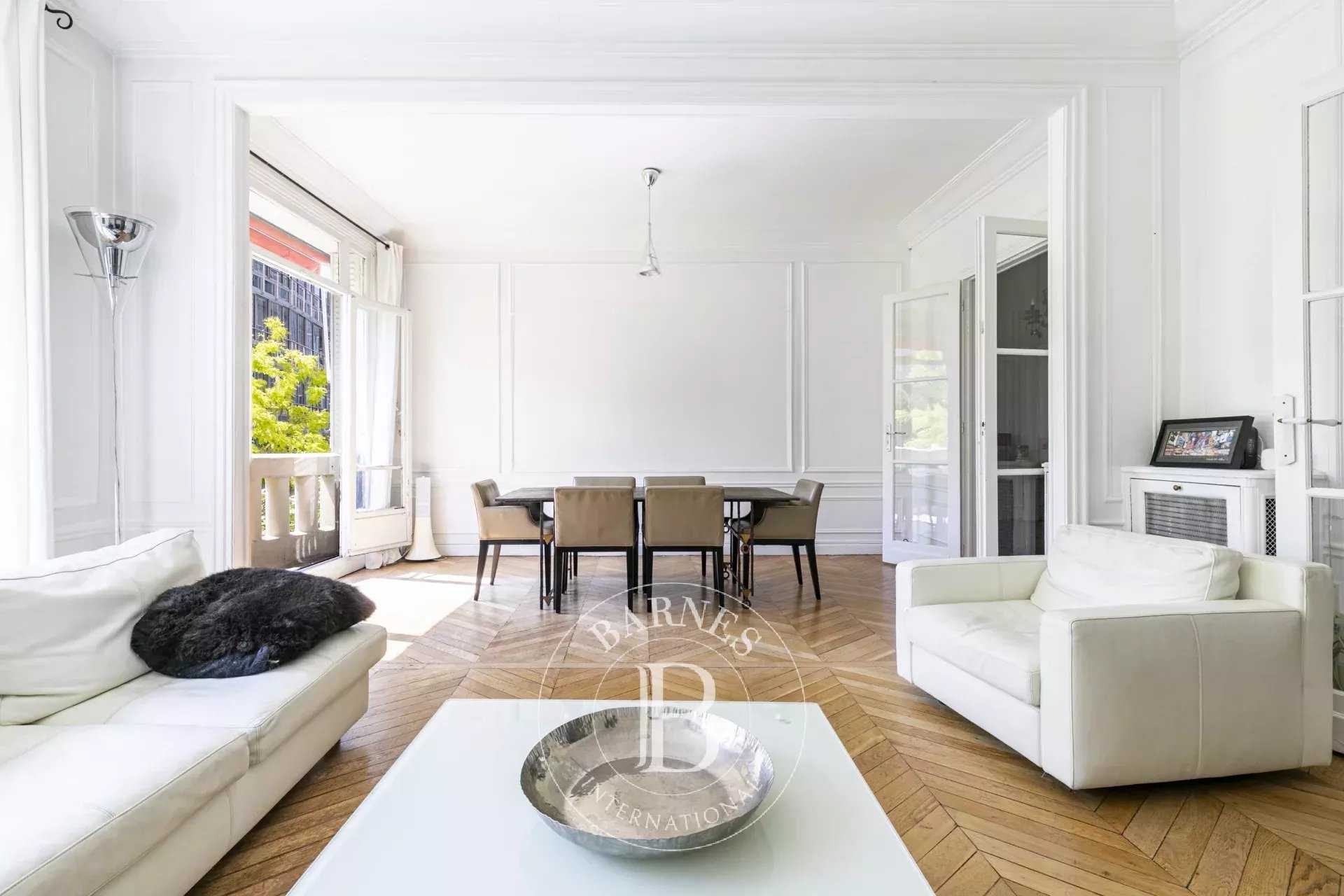Paris  - Apartment 4 Bedrooms