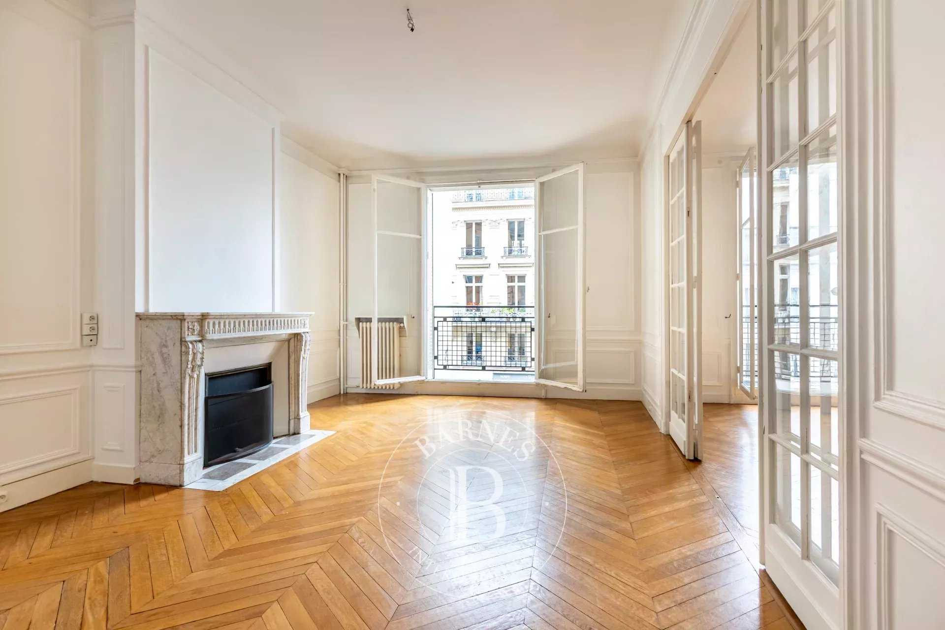 Paris  - Appartement 4 Pièces 2 Chambres