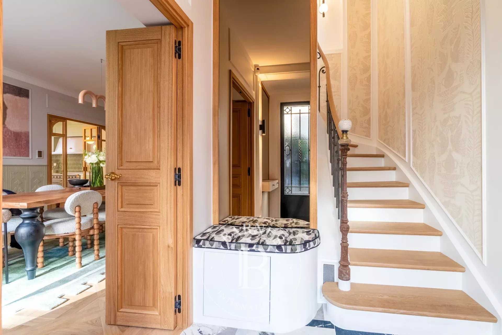 Paris  - Hôtel particulier 10 Pièces 6 Chambres