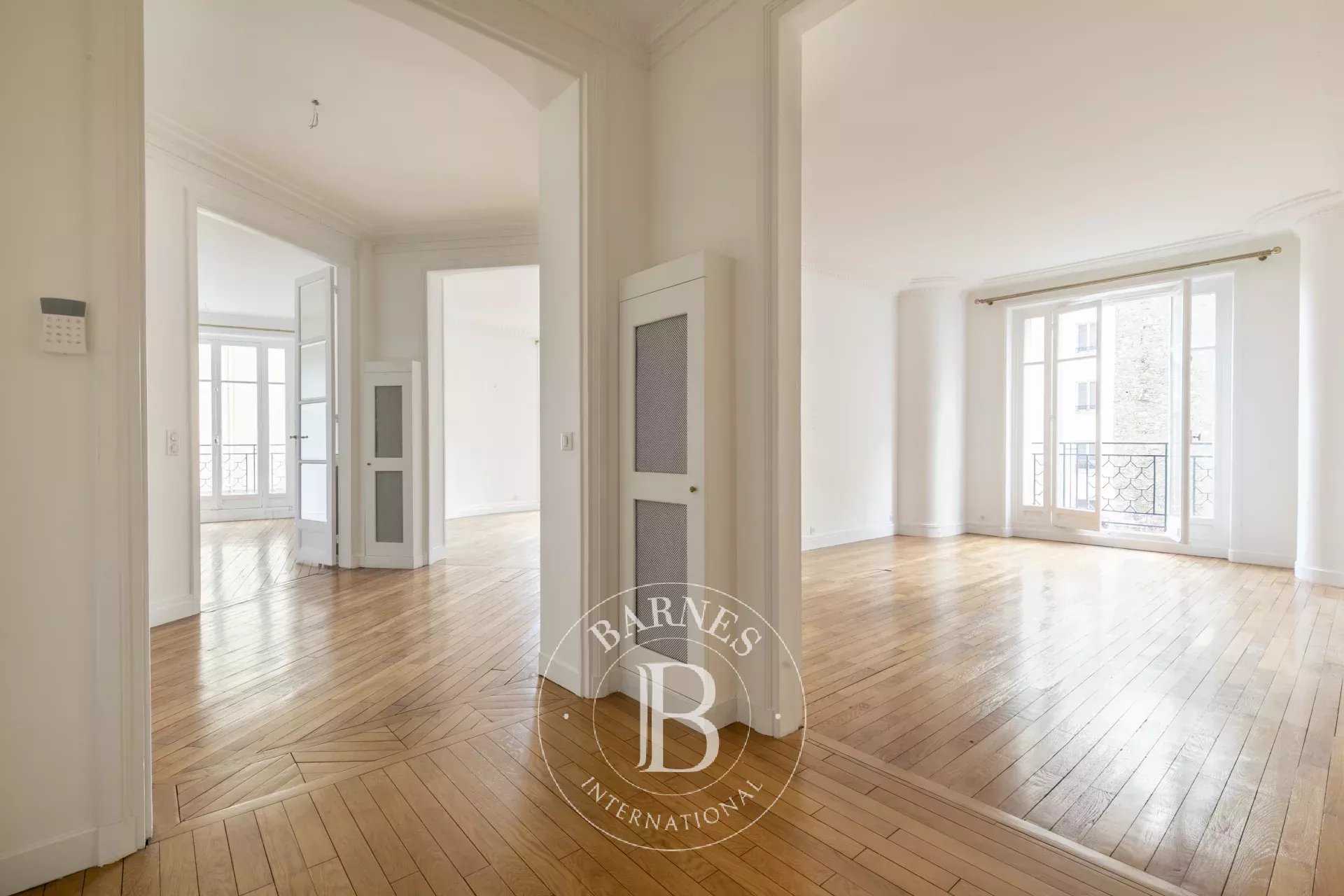 Paris  - Apartment 3 Bedrooms