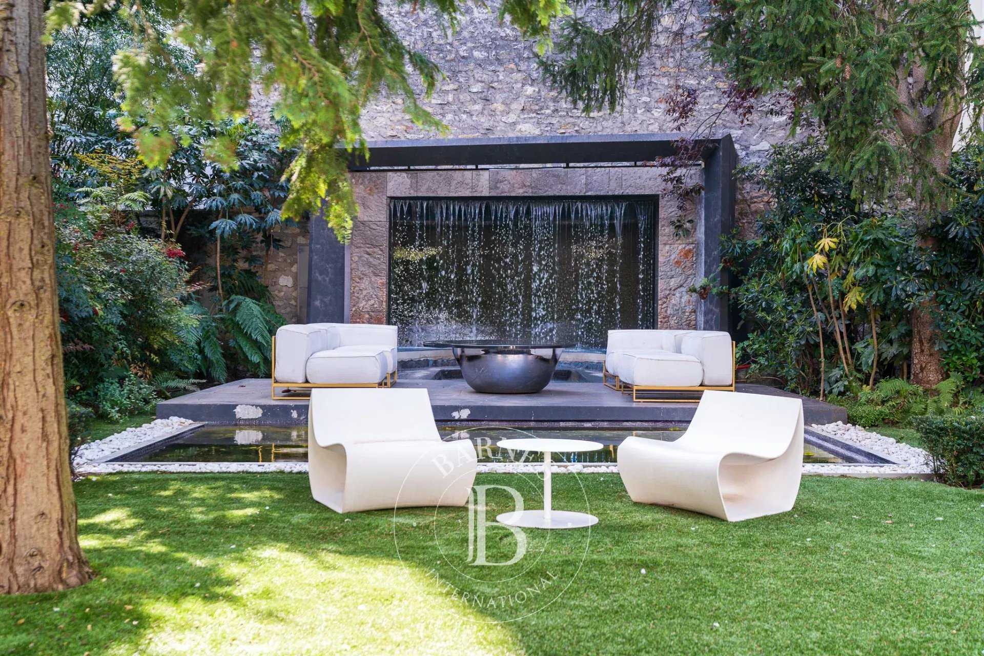 Paris  - Mansion 8 Bedrooms