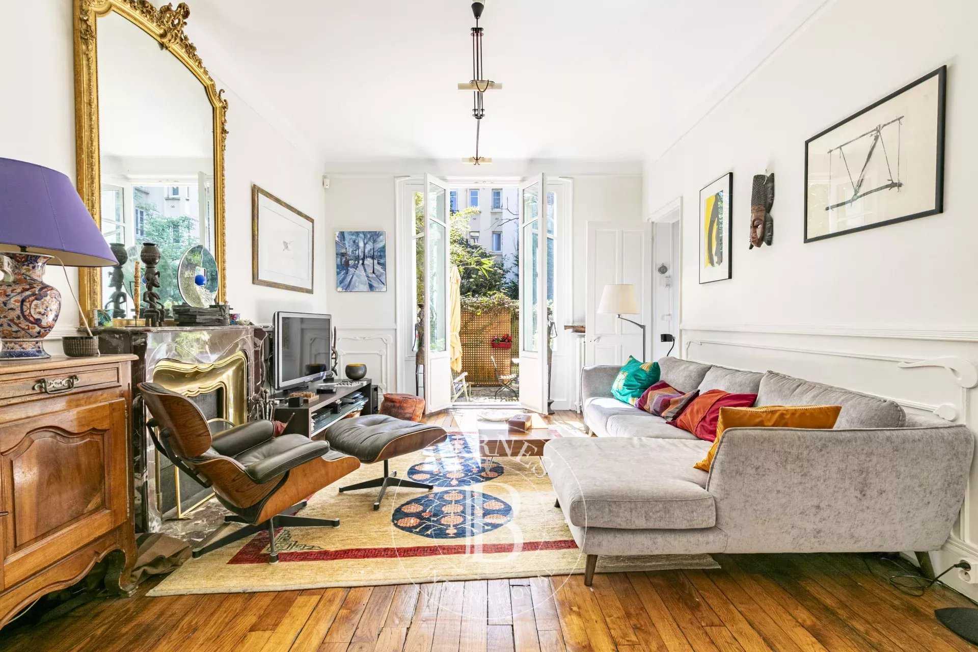 Paris  - House 6 Bedrooms