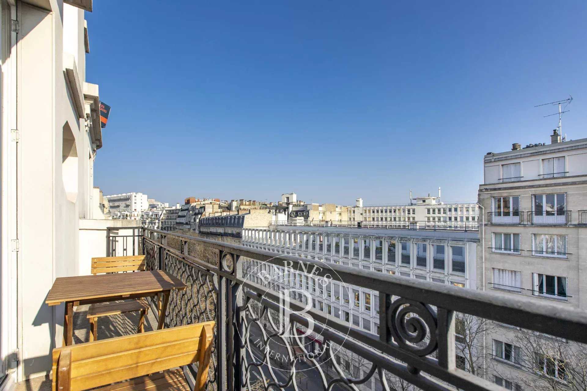 Paris  - Appartement 7 Pièces 5 Chambres
