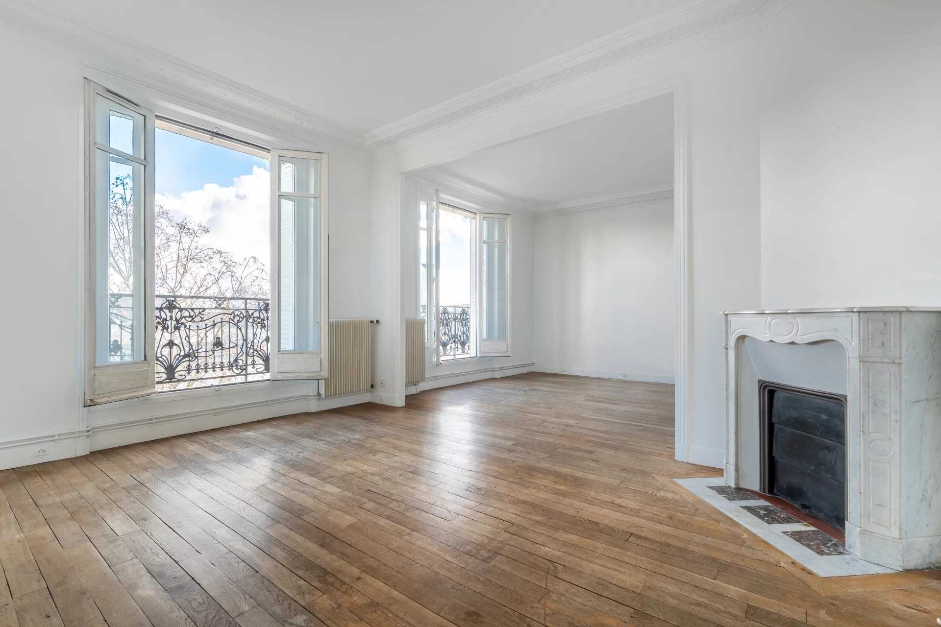 Paris  - Appartement 5 Pièces 3 Chambres