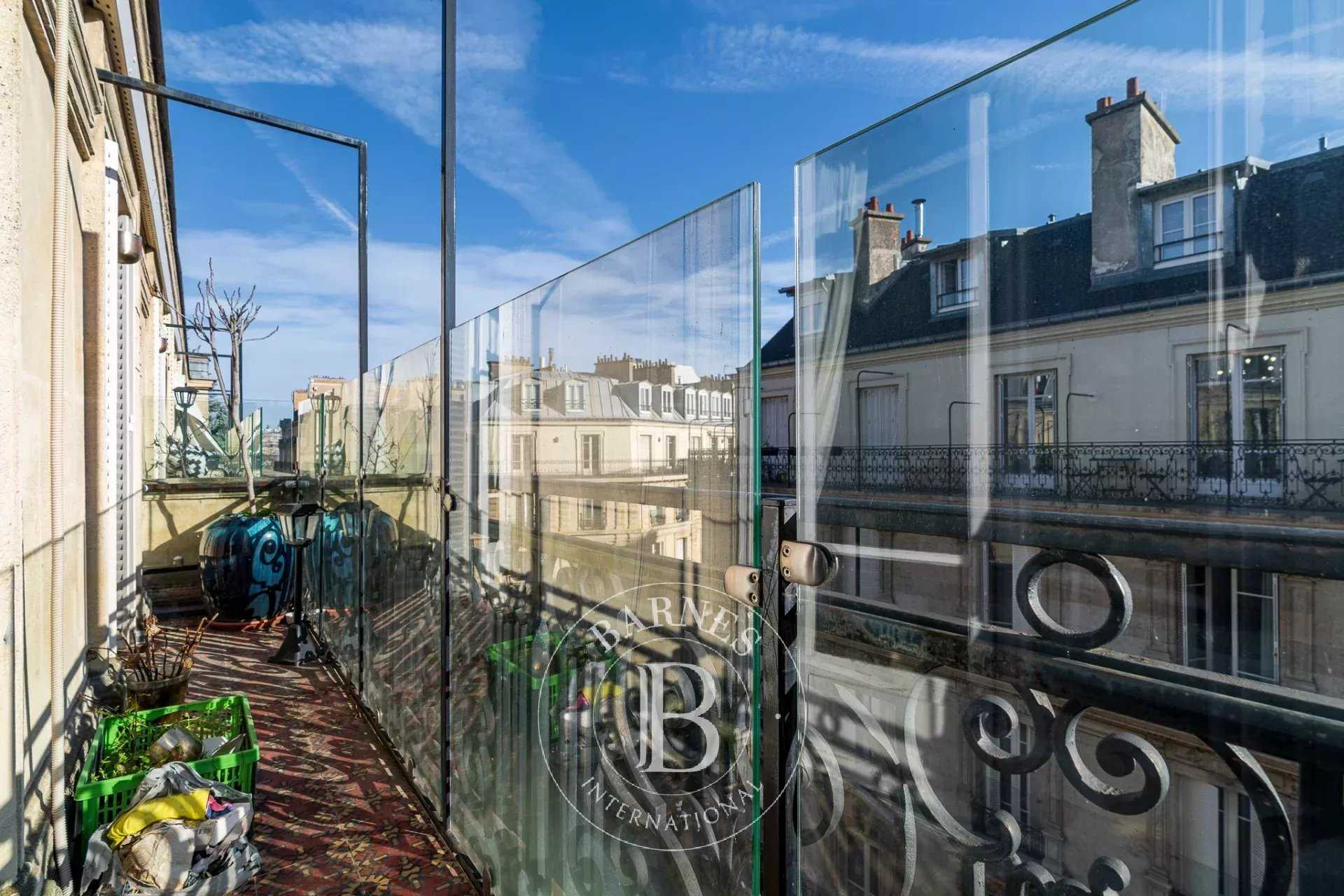 Paris  - Appartement 7 Pi&egrave;ces 5 Chambres