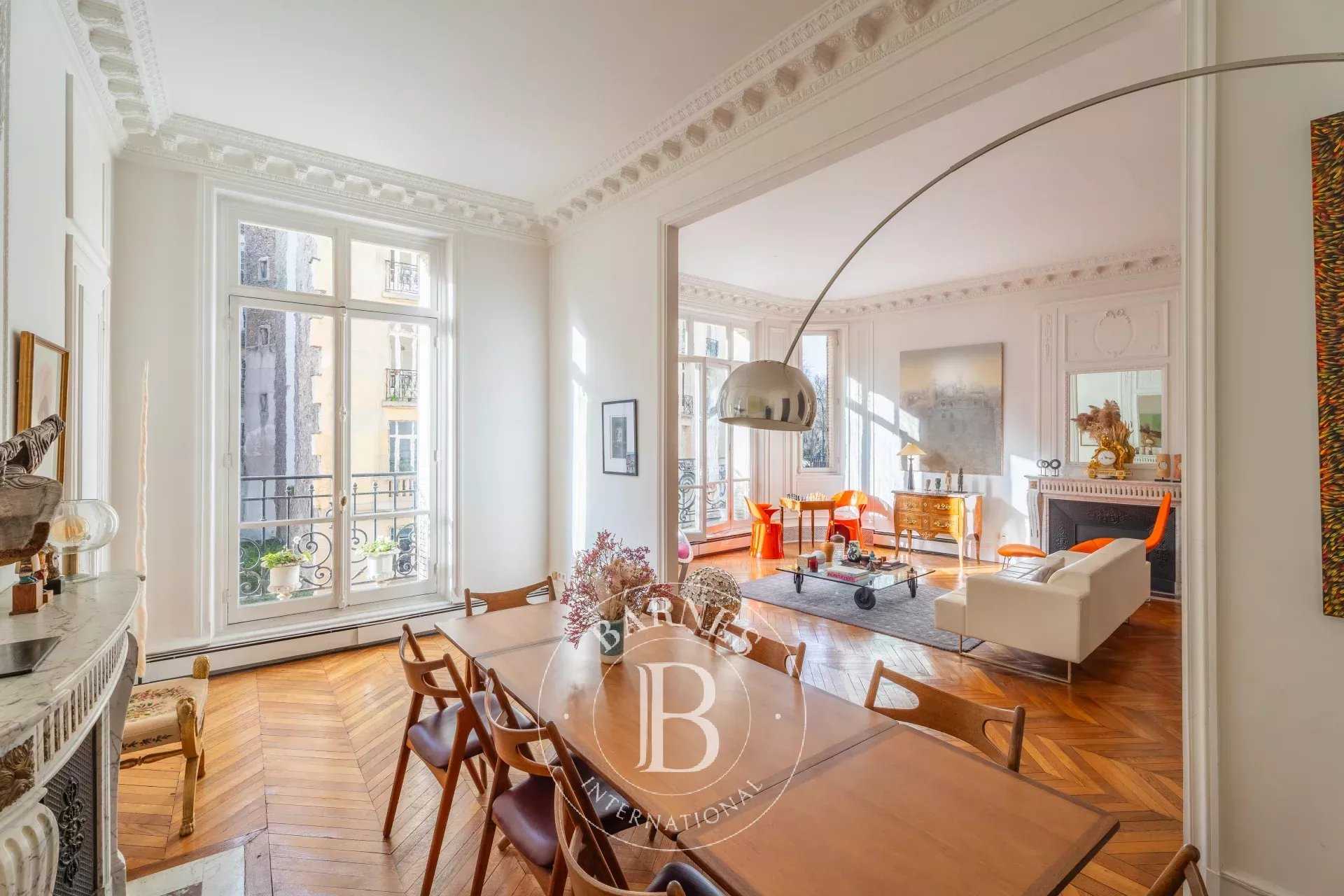 Paris  - Appartement 6 Pièces 4 Chambres