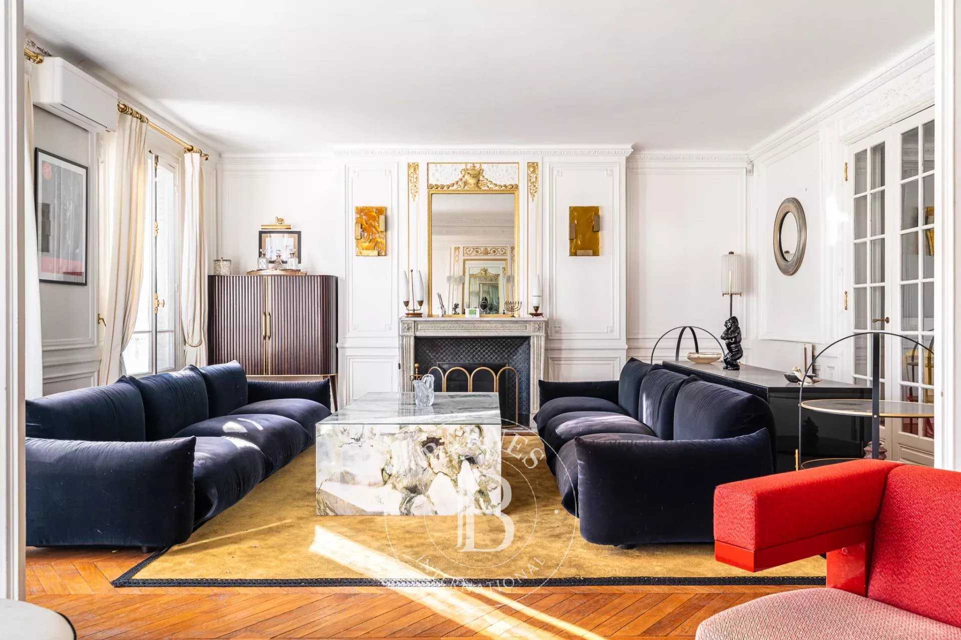 Paris  - Appartement 7 Pi&egrave;ces 5 Chambres