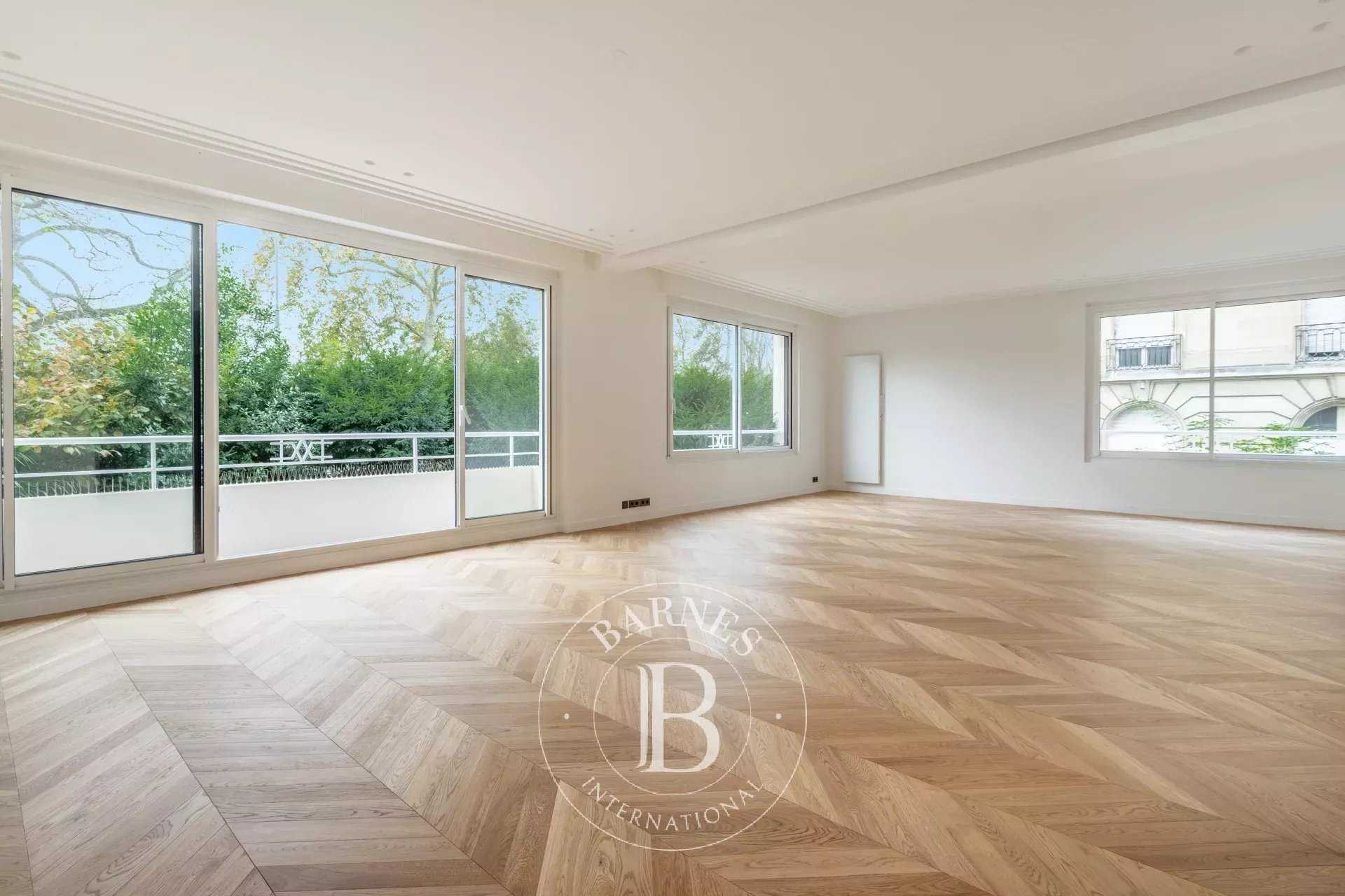 Paris  - Apartment 4 Bedrooms
