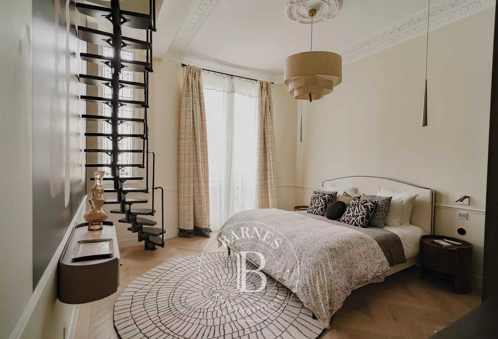 Paris  - Apartment 4 Bedrooms