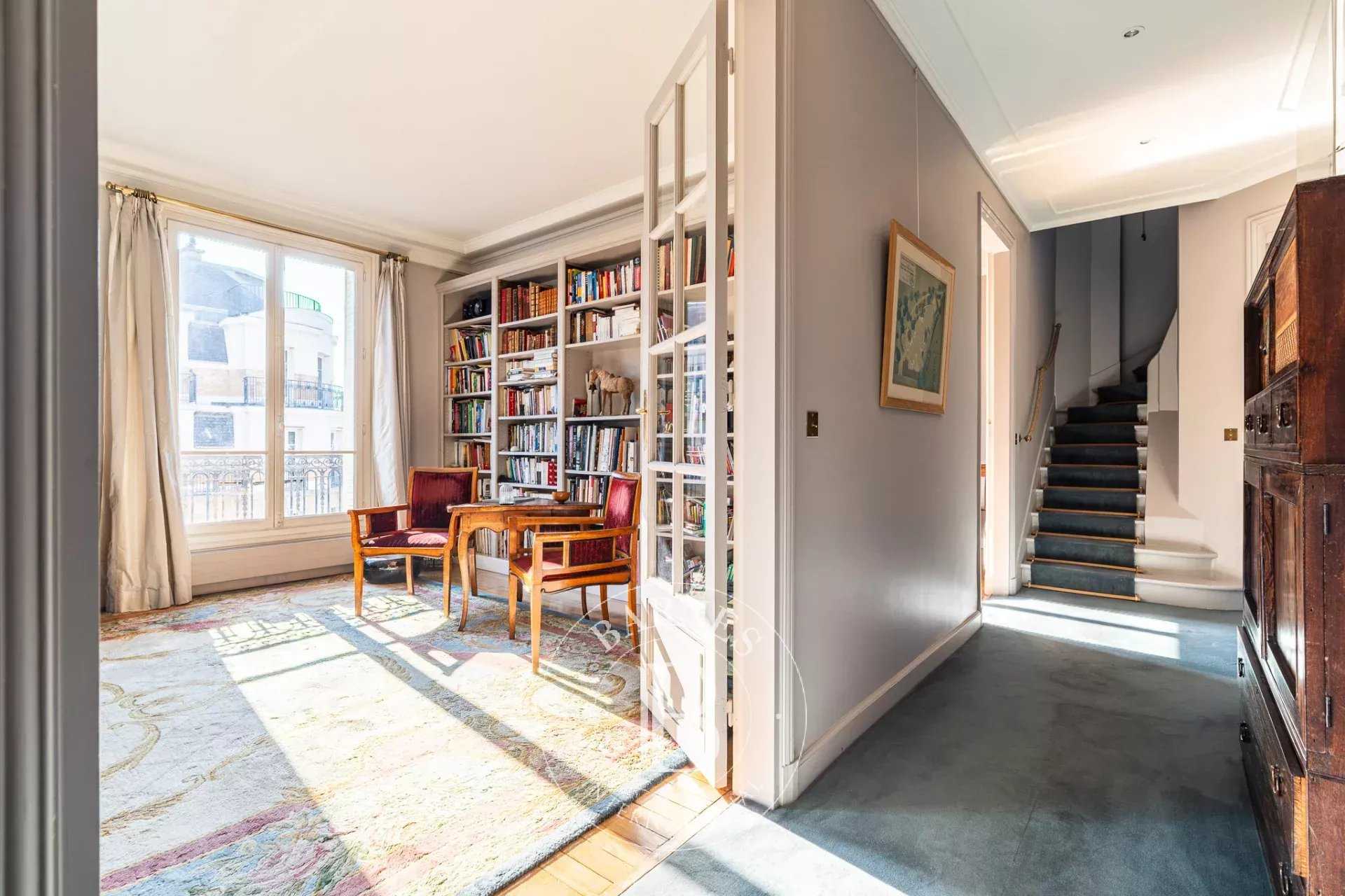 Paris  - Appartement 6 Pi&egrave;ces 4 Chambres