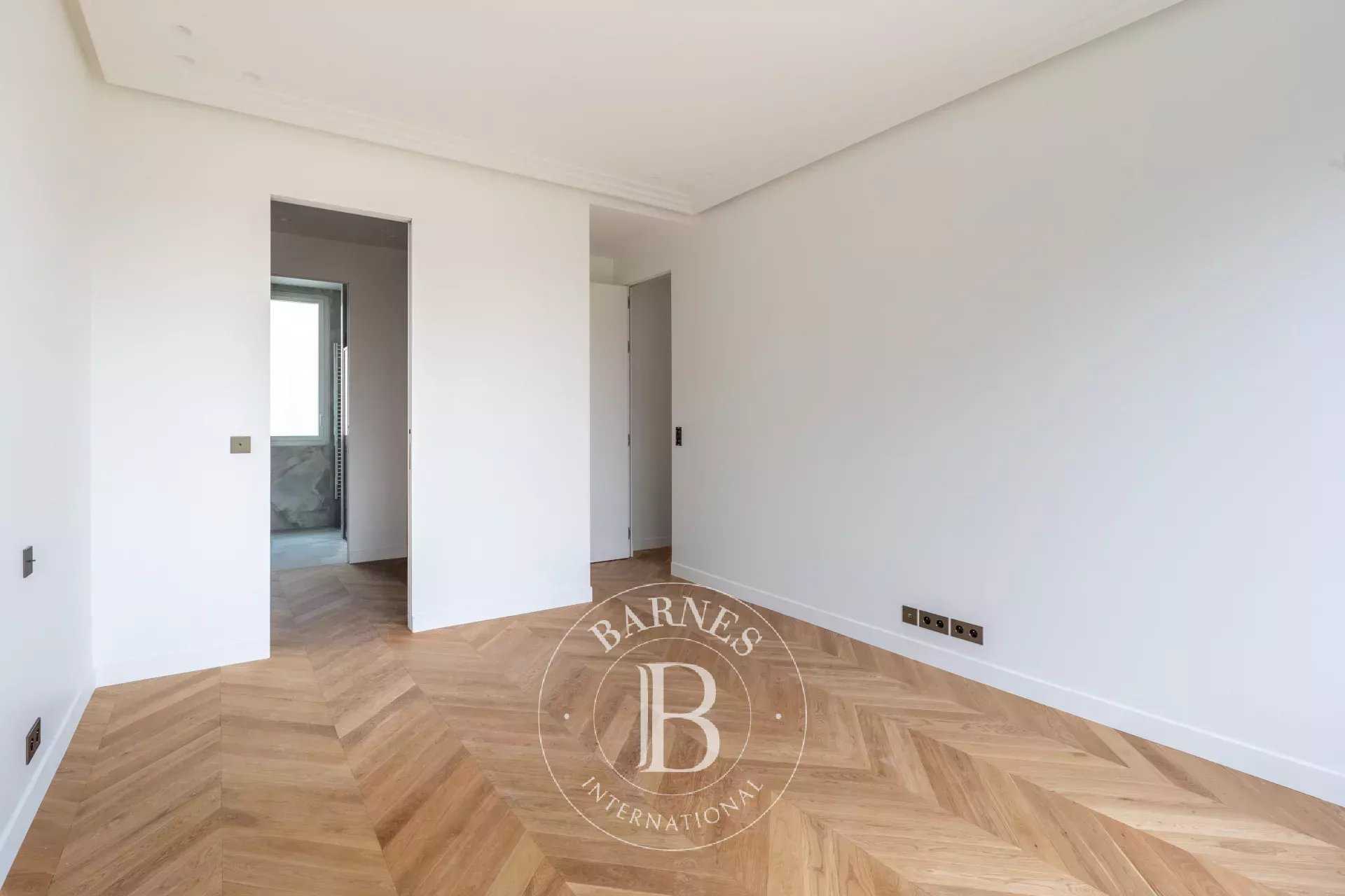 Paris  - Apartment 3 Bedrooms