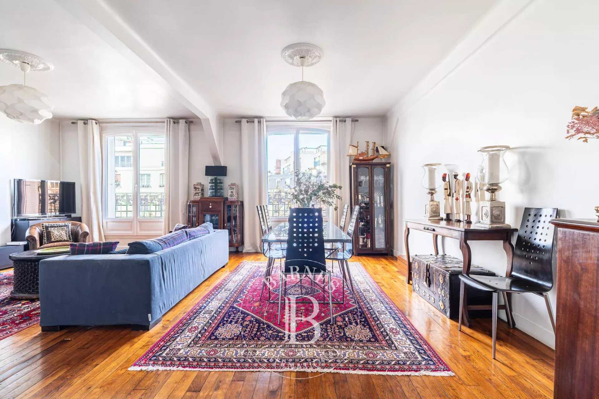 Paris  - Appartement 5 Pi&egrave;ces 3 Chambres