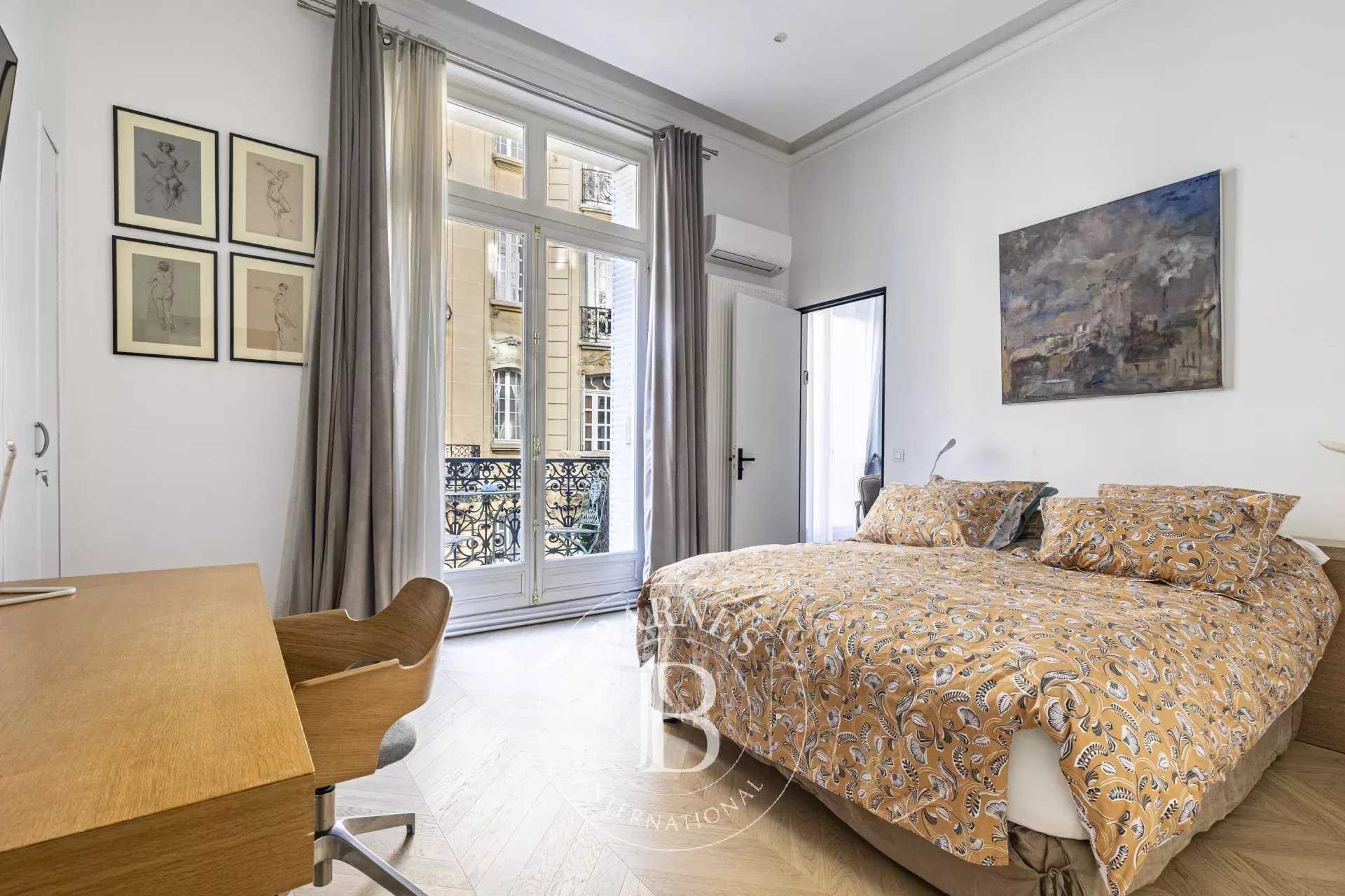 Paris  - Apartment 3 Bedrooms
