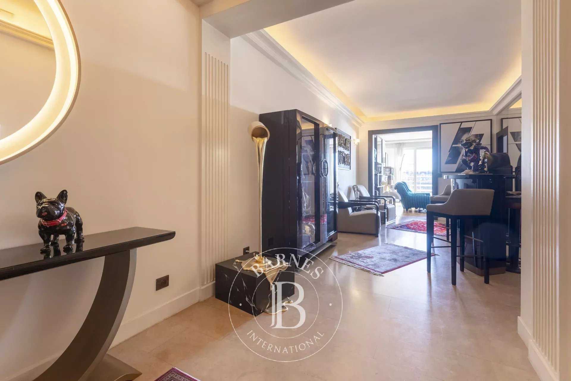 Paris  - Appartement 4 Pièces 2 Chambres