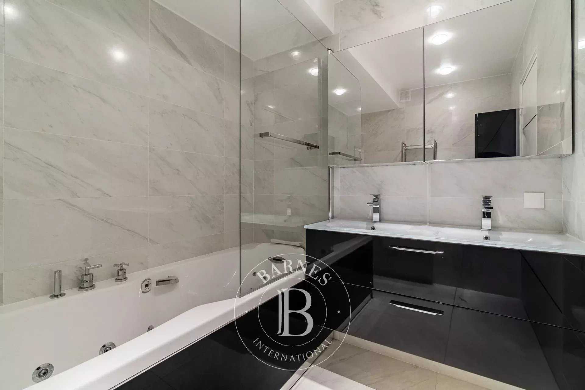 Paris  - Apartment 3 Bedrooms