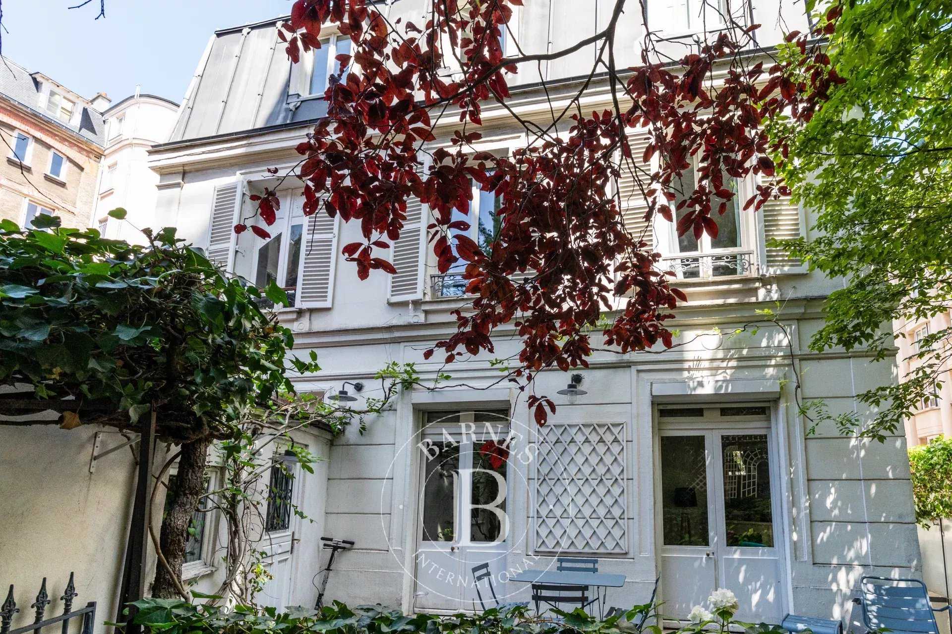 House Paris 75016  -  ref 86010391 (picture 1)