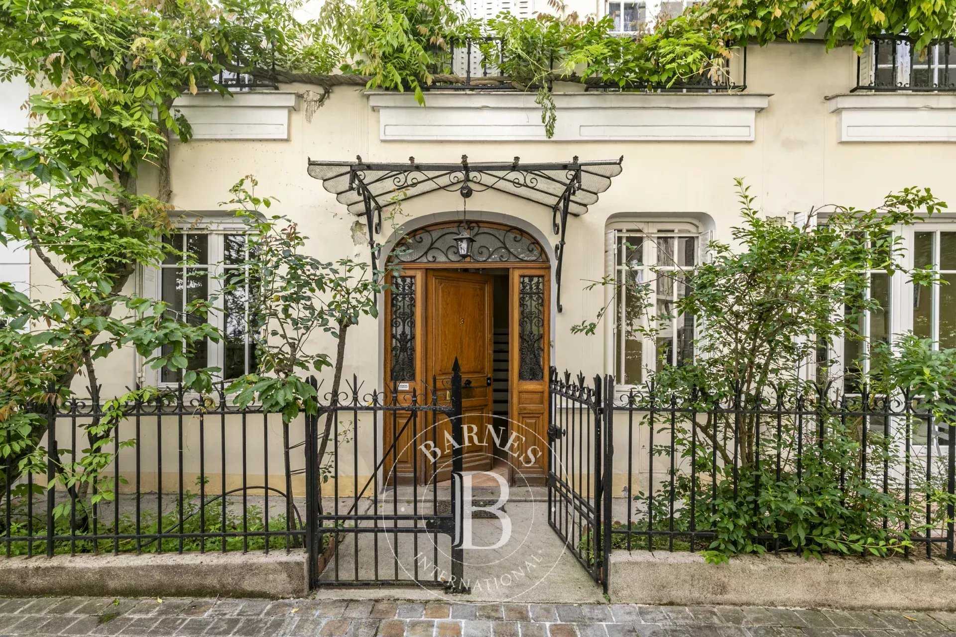 Paris  - House 3 Bedrooms