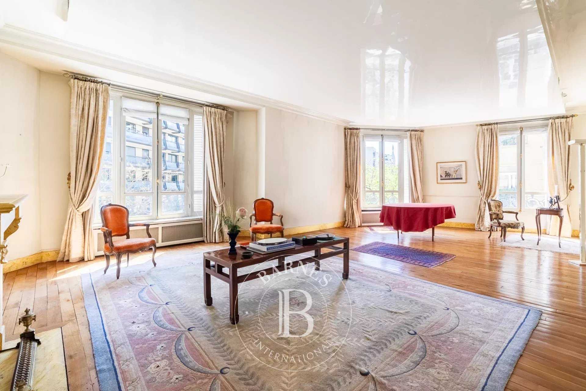 Apartment Paris 75016  -  ref 85894119 (picture 1)