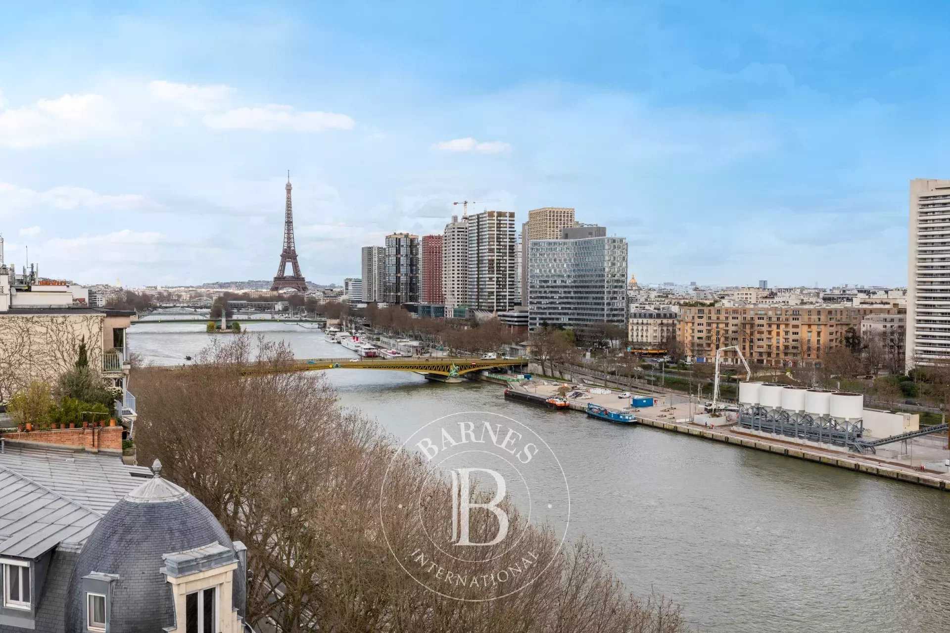Sole agent - Paris 16 - Banks of Seine - Exceptional view...
