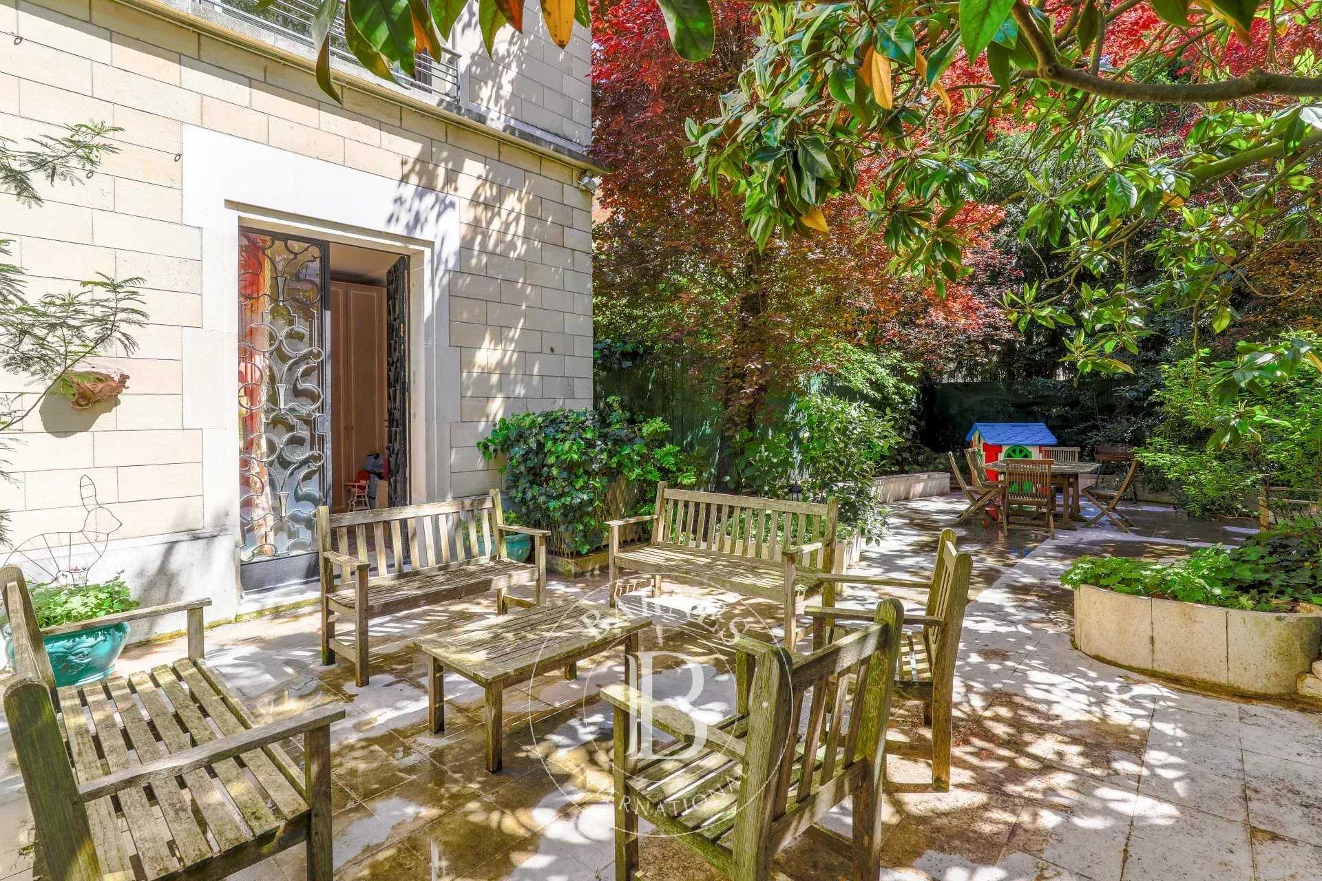 Appartement Paris 75016  -  ref 85936301 (picture 1)