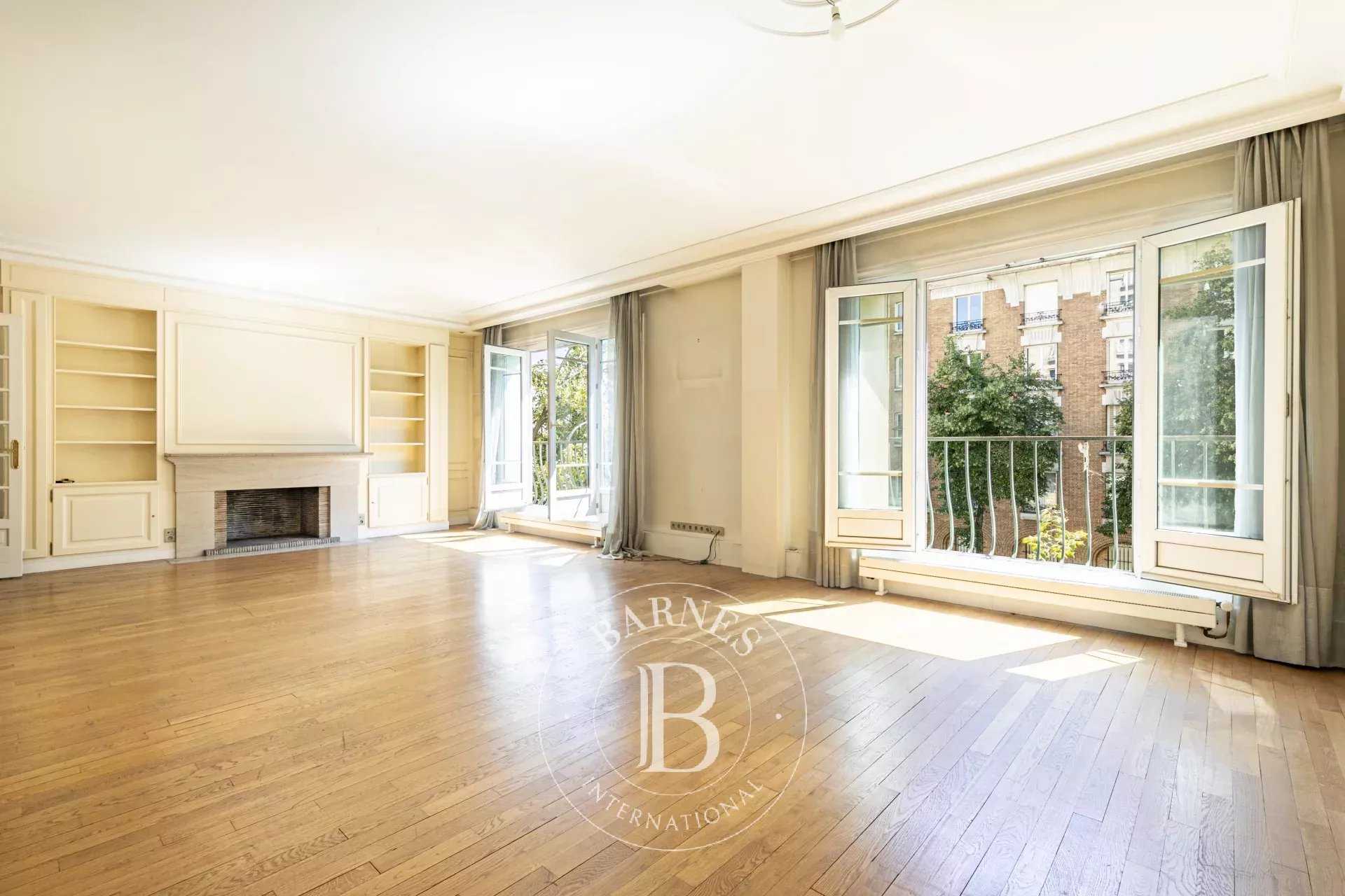 Apartment Paris 75016  -  ref 86085585 (picture 1)