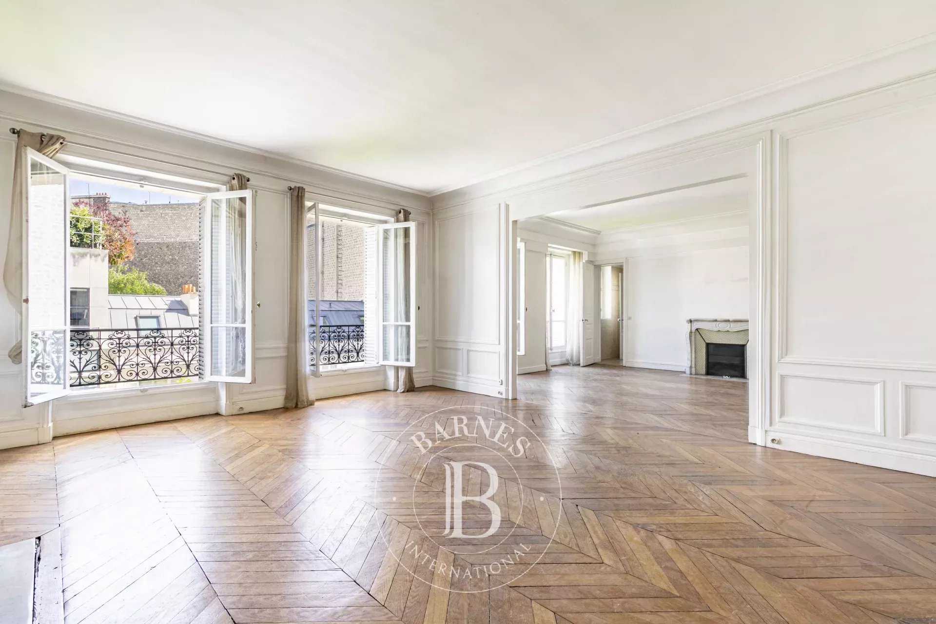 Apartment Paris 75016  -  ref 85848118 (picture 1)