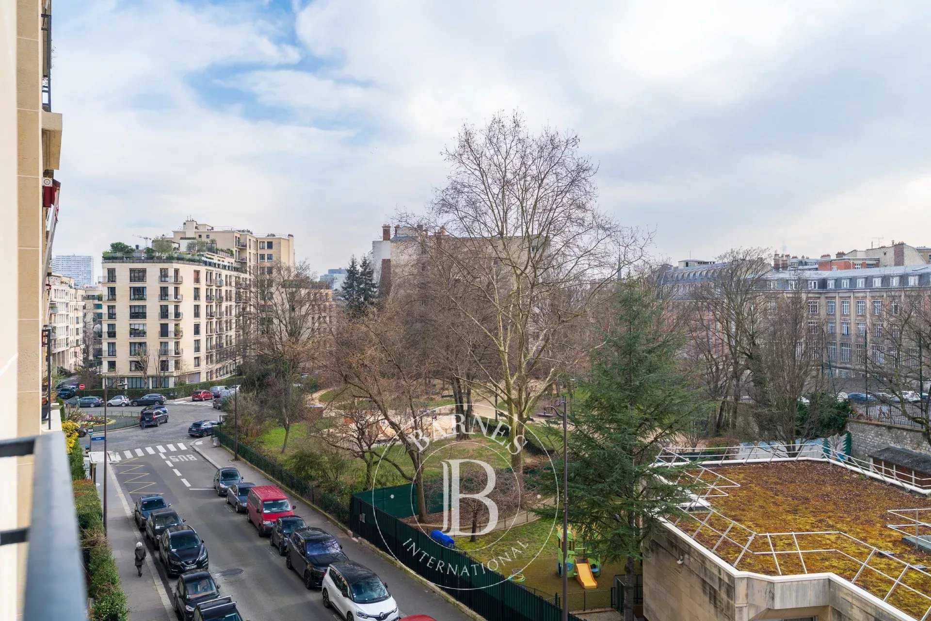 Appartement Paris 75016  -  ref 85688321 (picture 2)