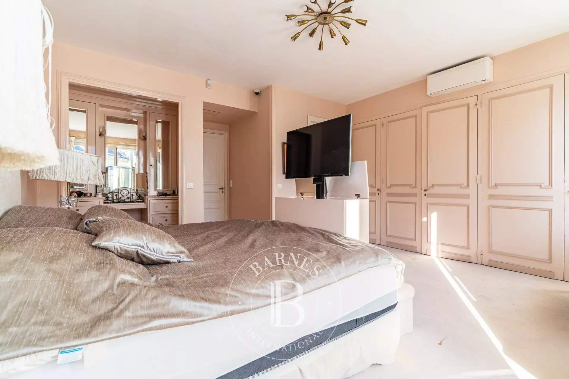 Paris  - Appartement 7 Pi&egrave;ces 5 Chambres - picture 14