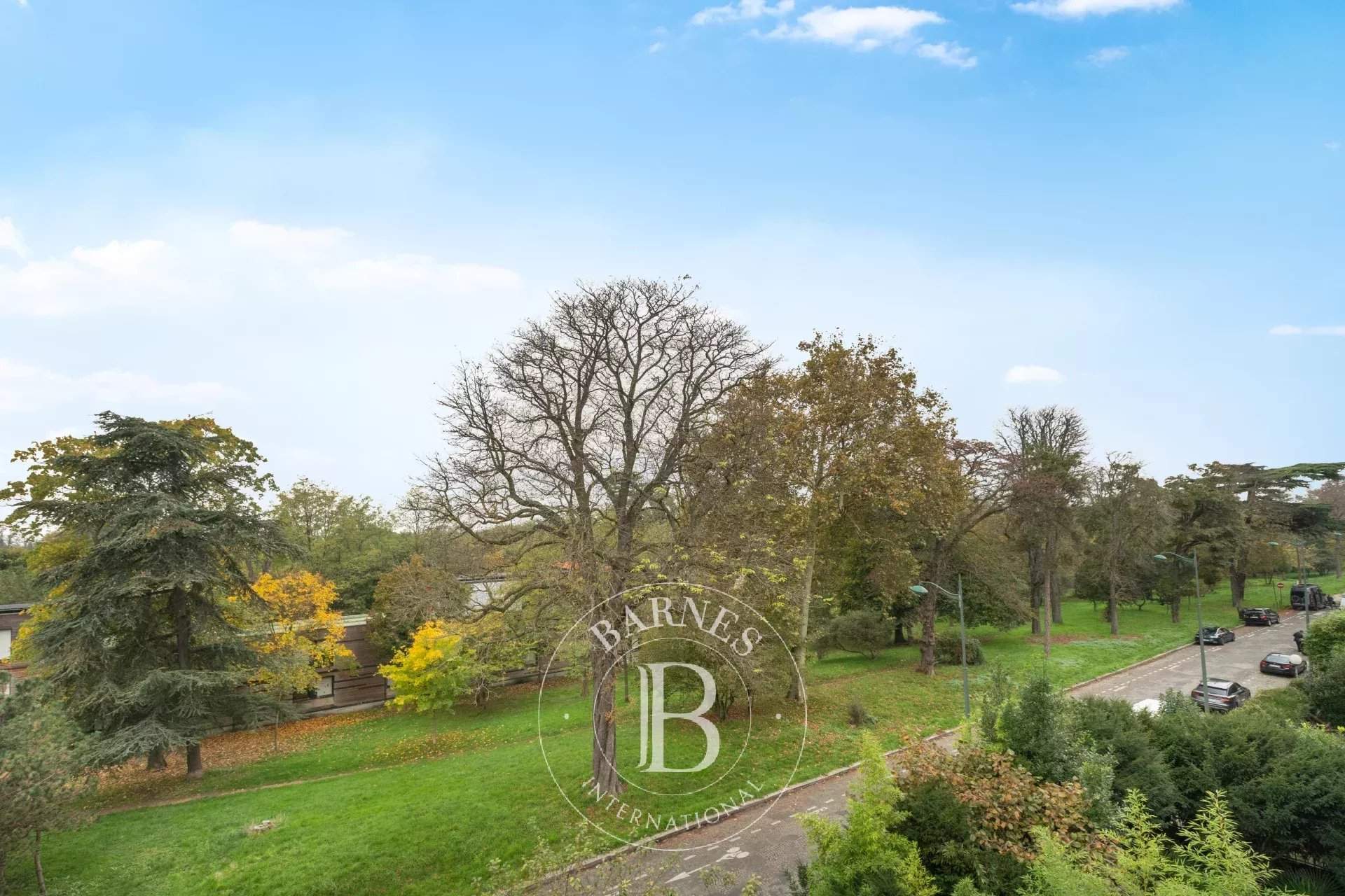 Paris  - Apartment 3 Bedrooms - picture 1