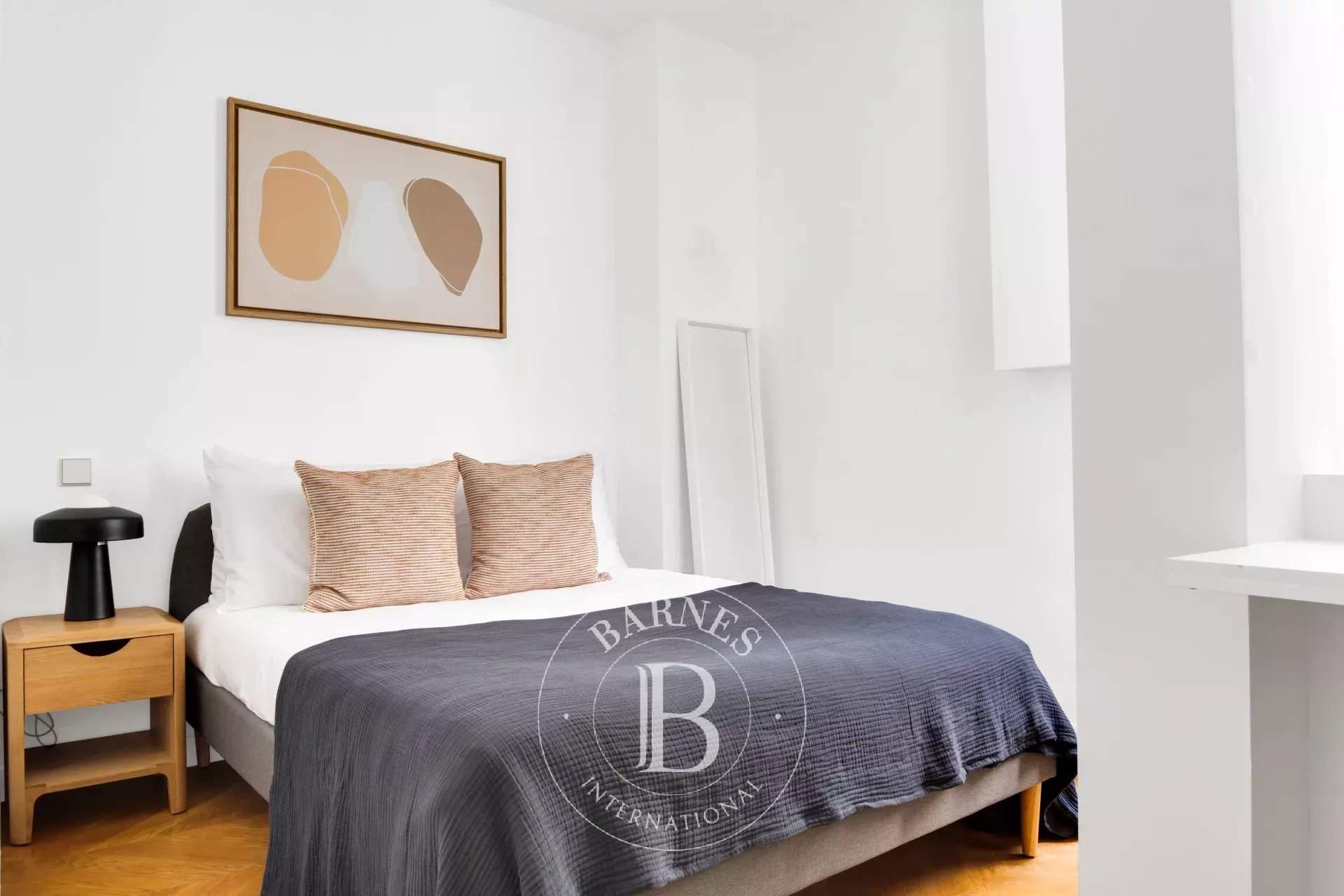 Paris  - Apartment 3 Bedrooms - picture 8